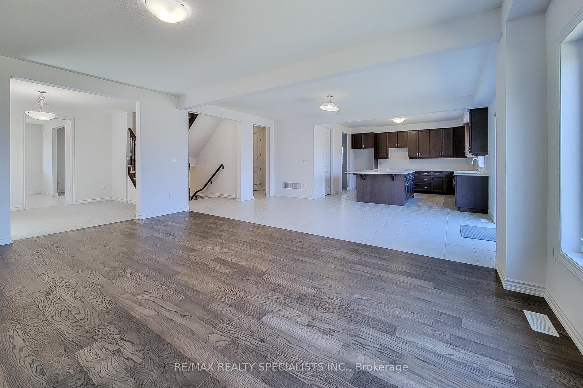 Photo 16 of 129 Court Drive, Brant, Paris — HOMEH