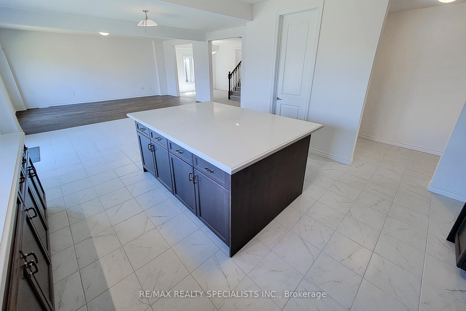 Photo 17 of 129 Court Drive, Brant, Paris — HOMEH