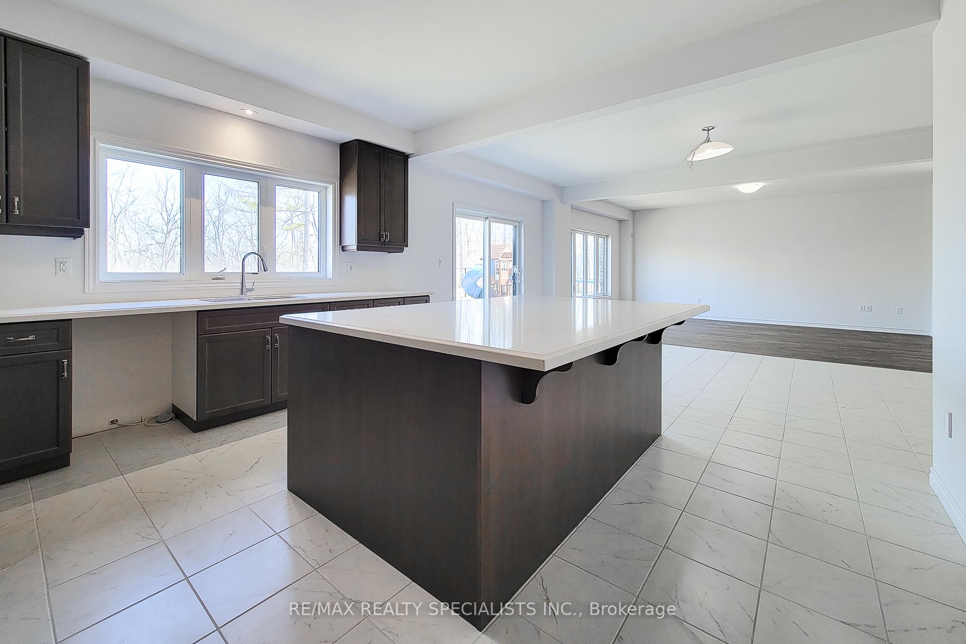 Photo 18 of 129 Court Drive, Brant, Paris — HOMEH