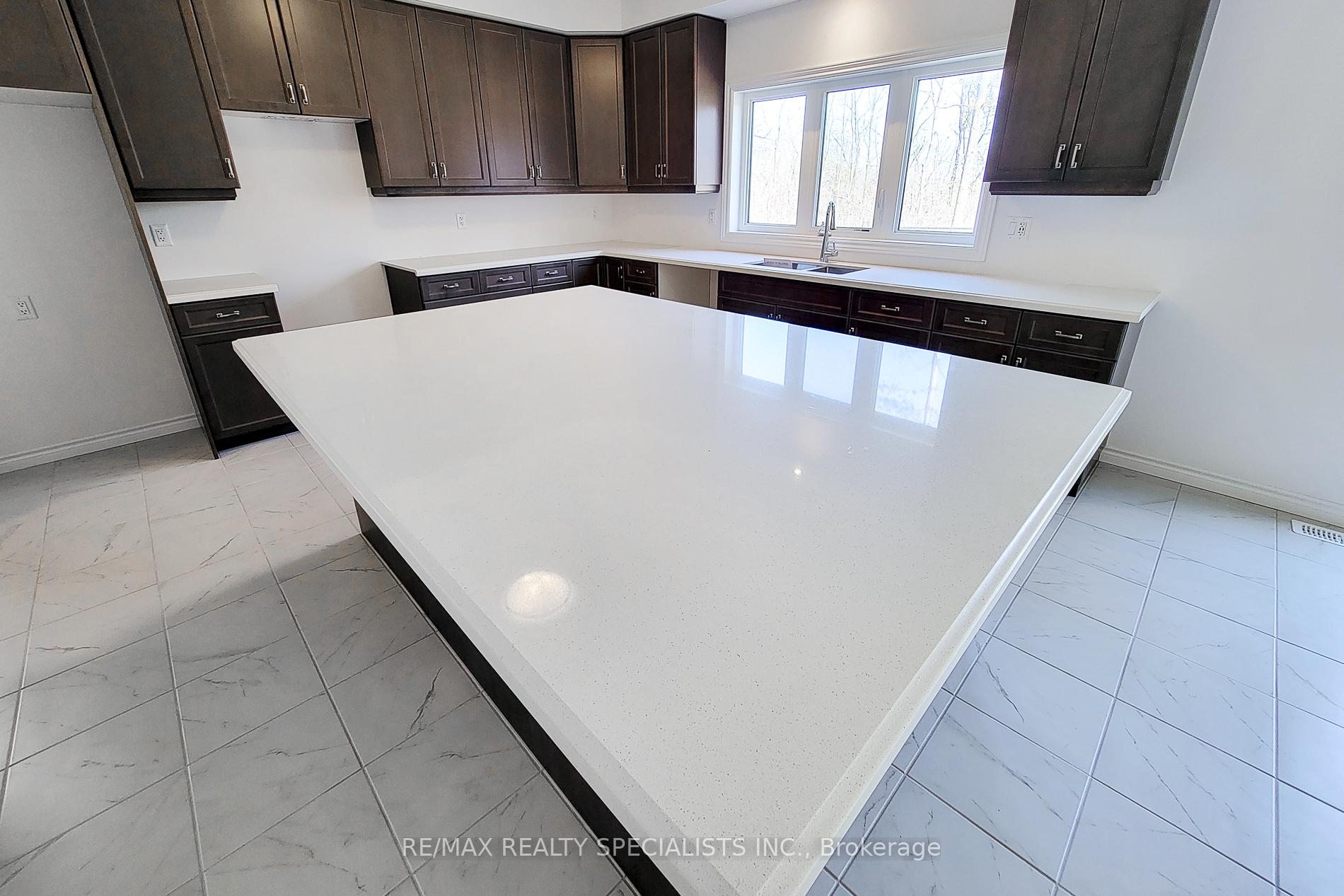 Photo 19 of 129 Court Drive, Brant, Paris — HOMEH
