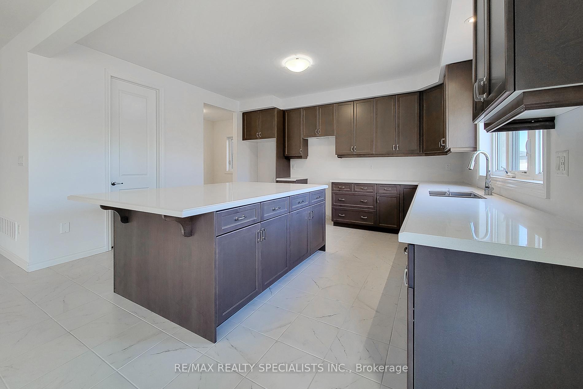 Photo 20 of 129 Court Drive, Brant, Paris — HOMEH