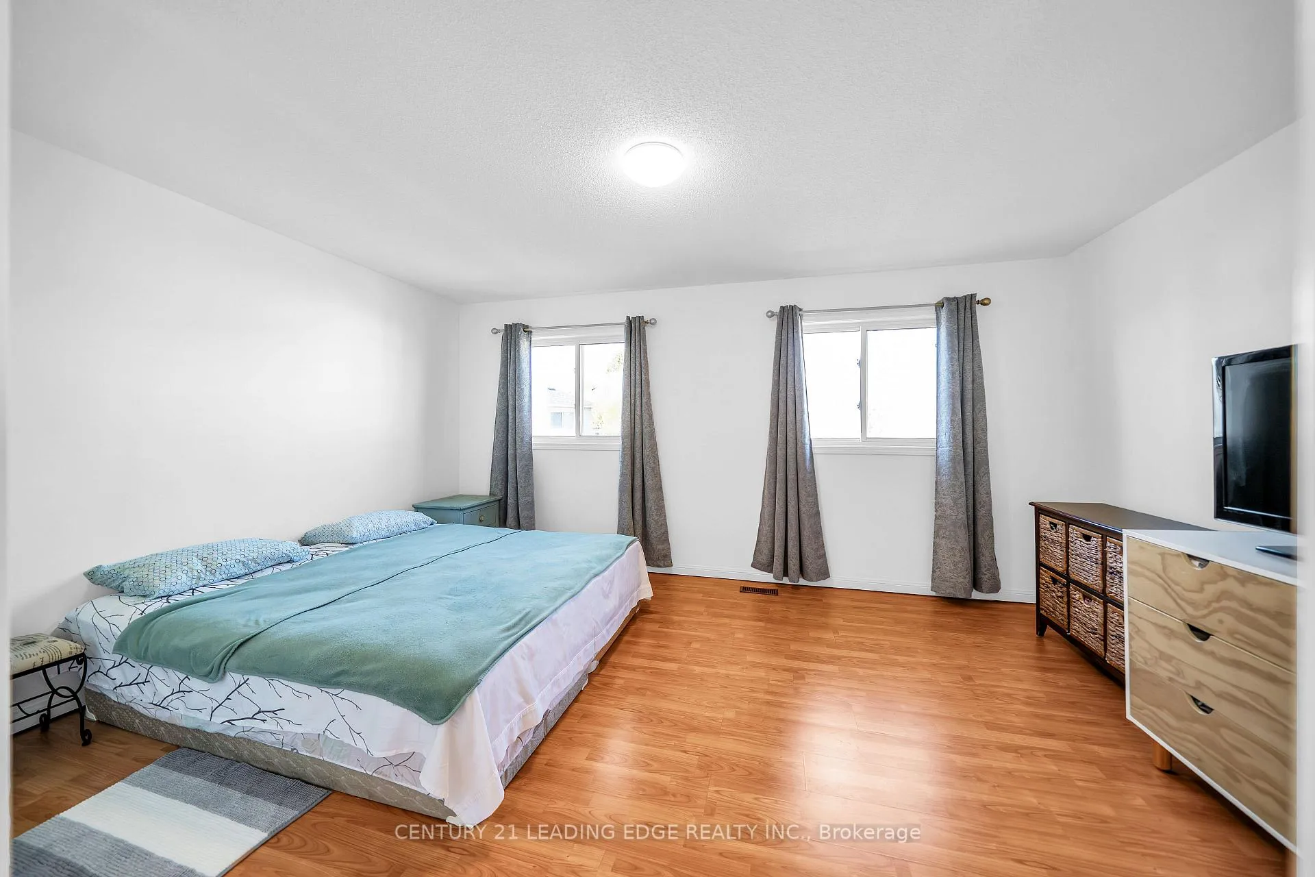 Photo 8 of 332 Swindells Street, Clarington, Bowmanville — HOMEH