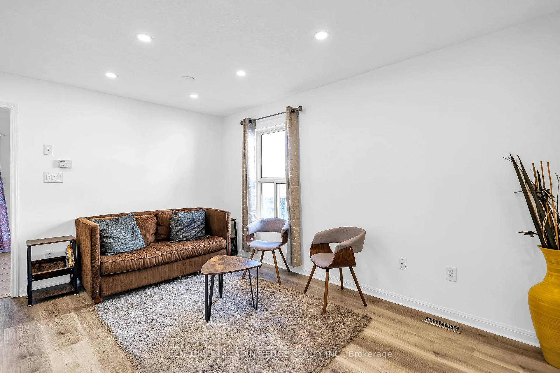 Photo 13 of 332 Swindells Street, Clarington, Bowmanville — HOMEH