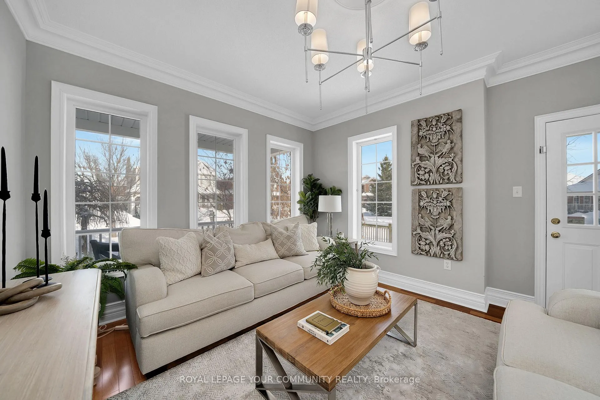 Photo 6 of 32 Hanson Crescent, Whitby, Brooklin — HOMEH