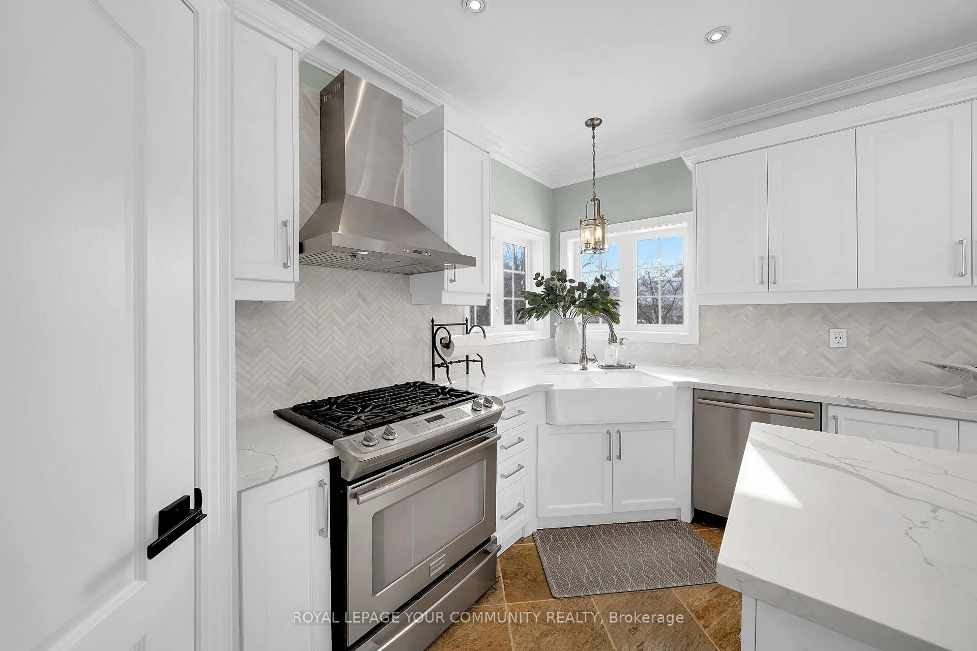 Photo 17 of 32 Hanson Crescent, Whitby, Brooklin — HOMEH