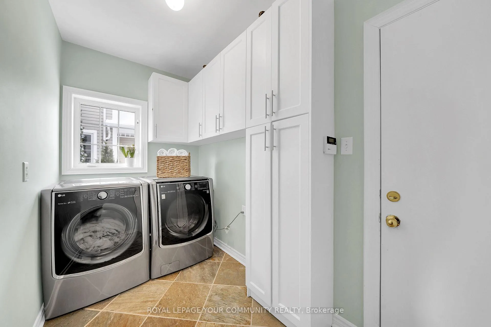 Photo 41 of 32 Hanson Crescent, Whitby, Brooklin — HOMEH