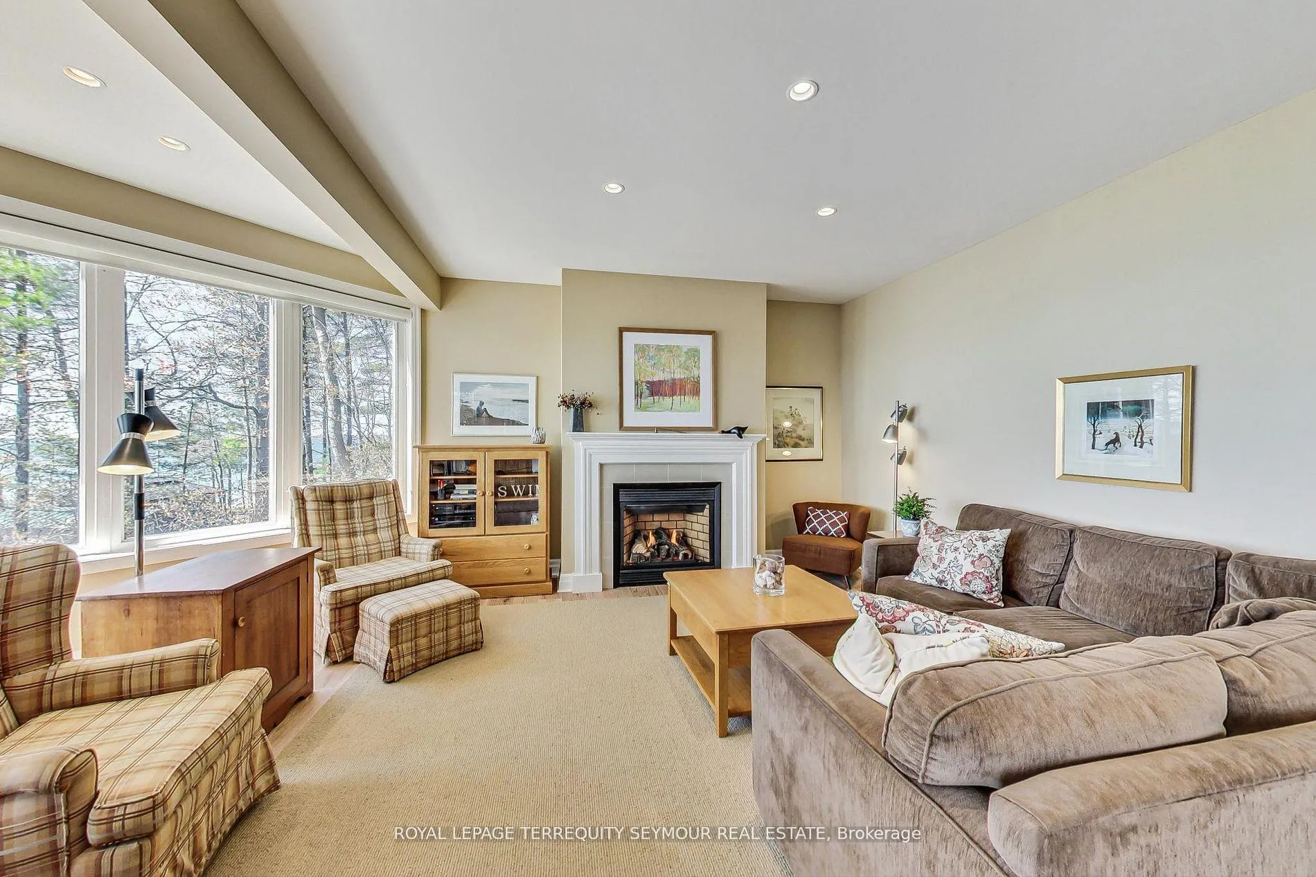 Photo 5 of 40 Belgrove Crescent, Tiny, Rural Tiny — HOMEH