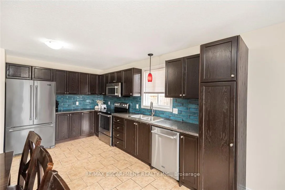 Photo 10 of 18 Hudson Drive N, Haldimand — HOMEH