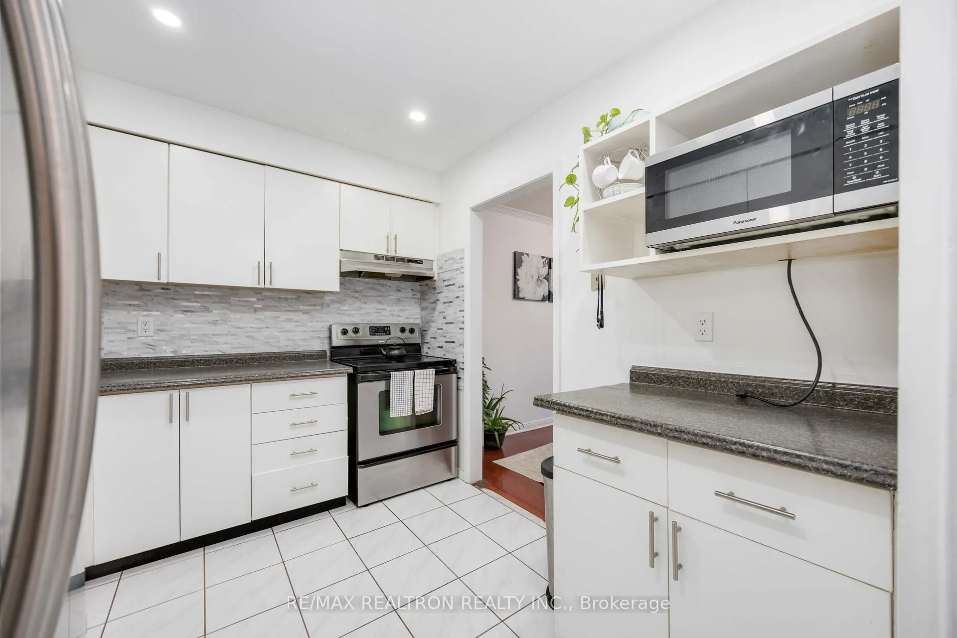 Photo 11 of 42 Galbraith Crescent, Markham, Milliken Mills East — HOMEH