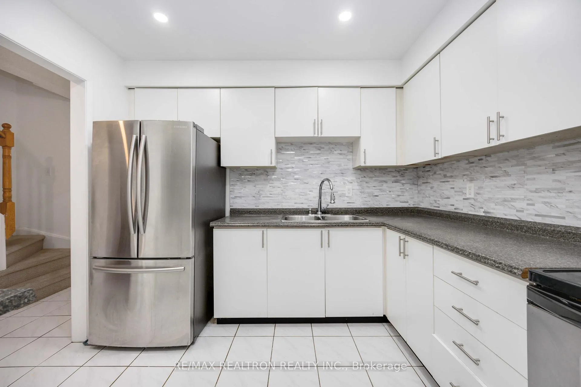 Photo 12 of 42 Galbraith Crescent, Markham, Milliken Mills East — HOMEH