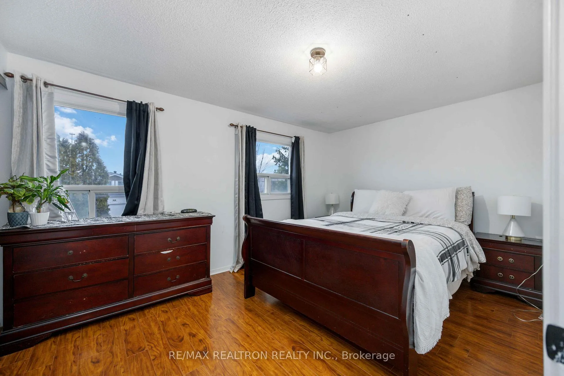 Photo 14 of 42 Galbraith Crescent, Markham, Milliken Mills East — HOMEH