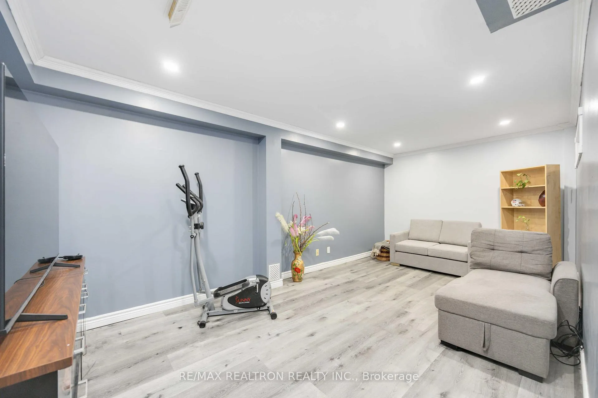 Photo 19 of 42 Galbraith Crescent, Markham, Milliken Mills East — HOMEH