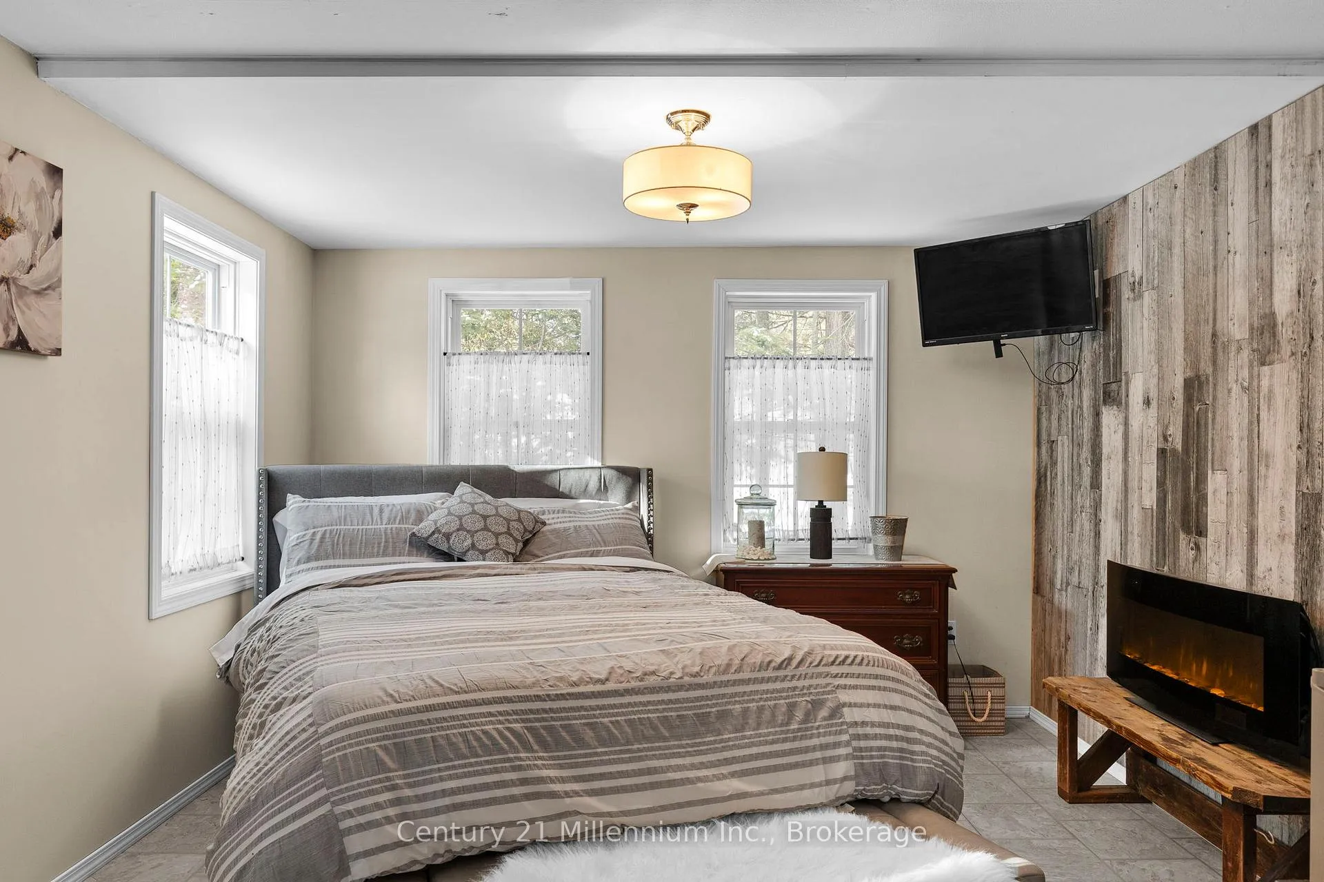 Photo 12 of 59 Topaz Street, Wasaga Beach — HOMEH