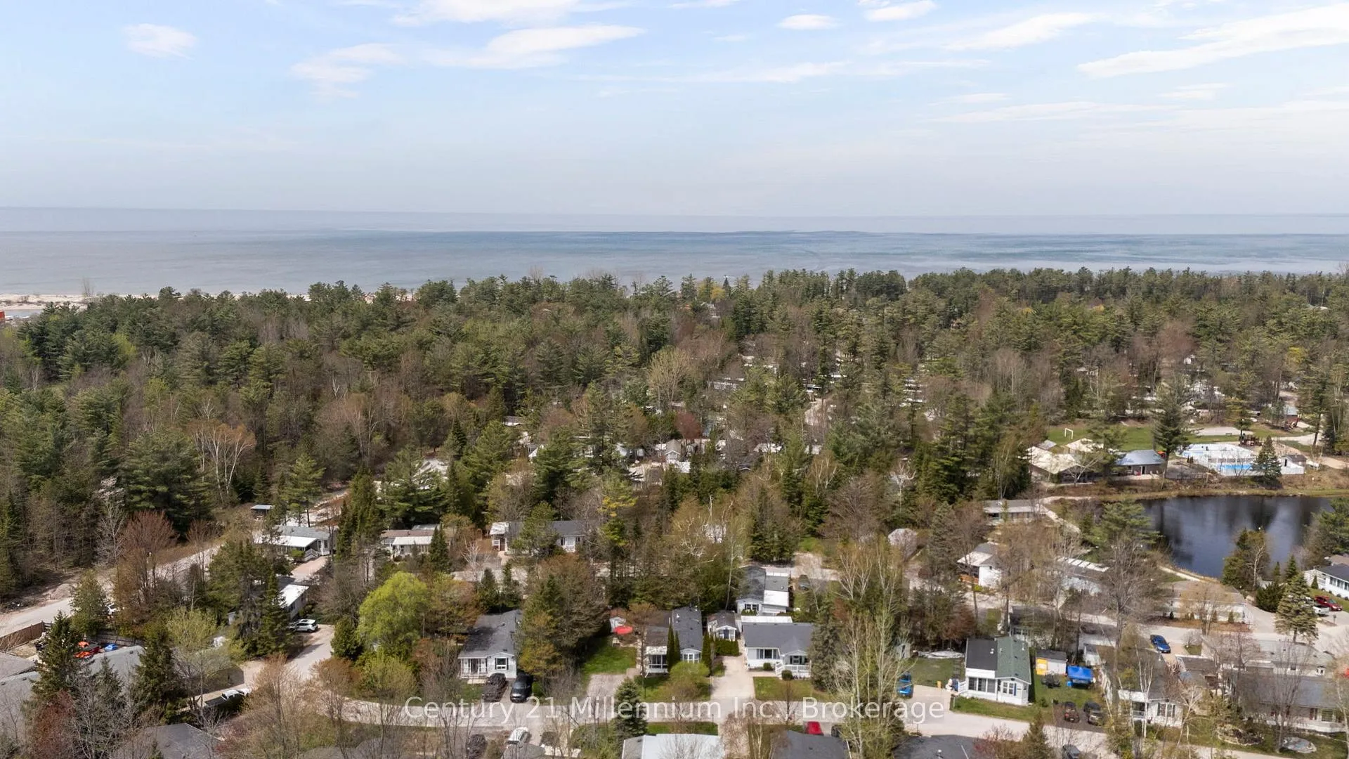 Photo 25 of 59 Topaz Street, Wasaga Beach — HOMEH