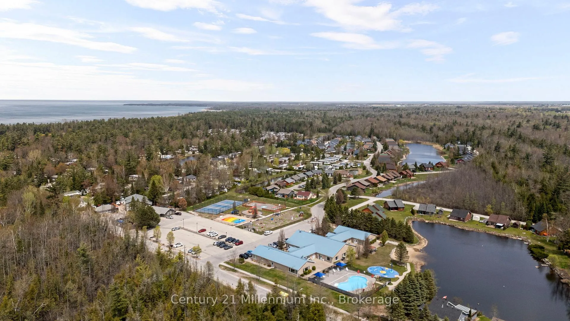 Photo 26 of 59 Topaz Street, Wasaga Beach — HOMEH