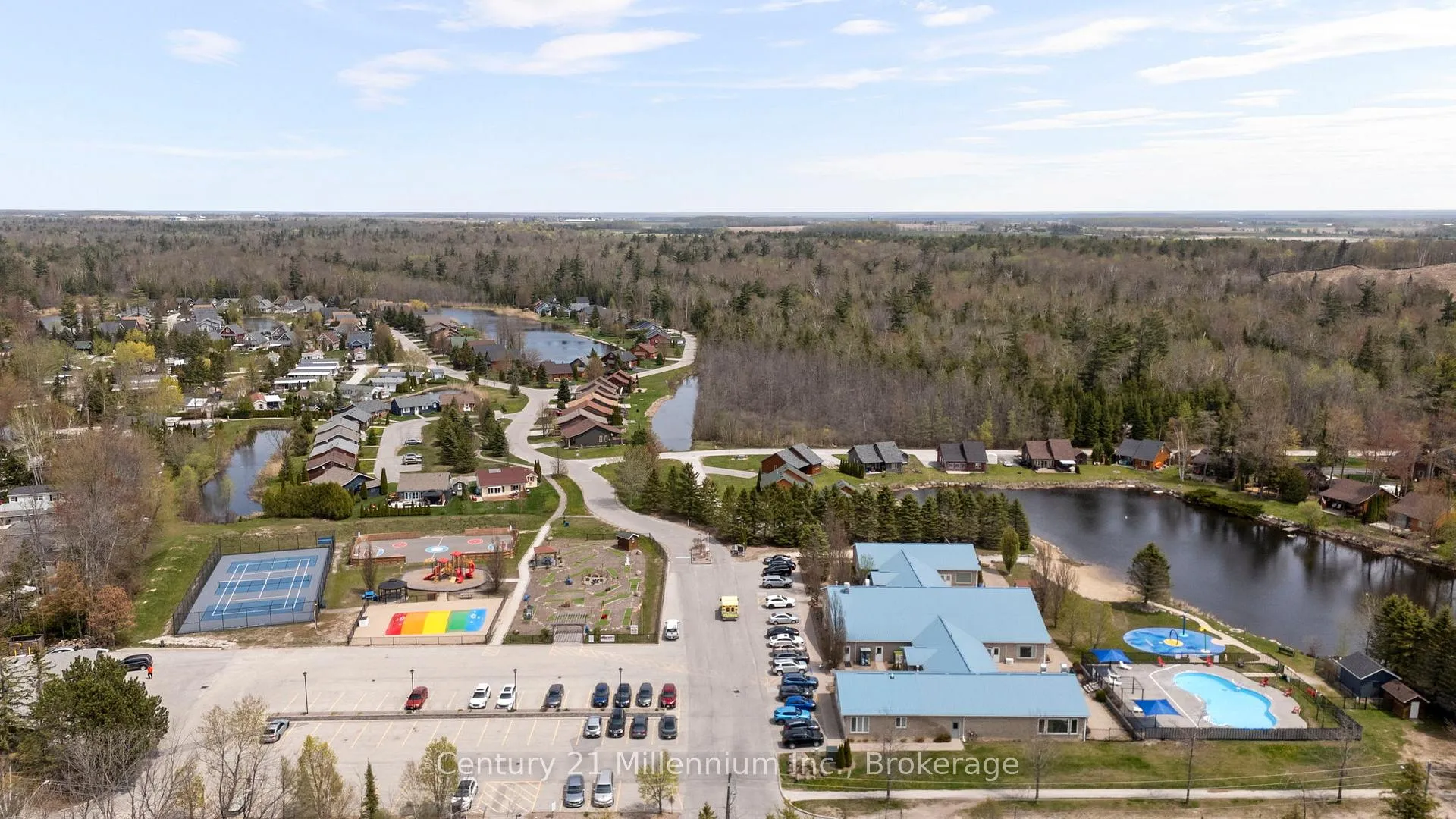 Photo 28 of 59 Topaz Street, Wasaga Beach — HOMEH