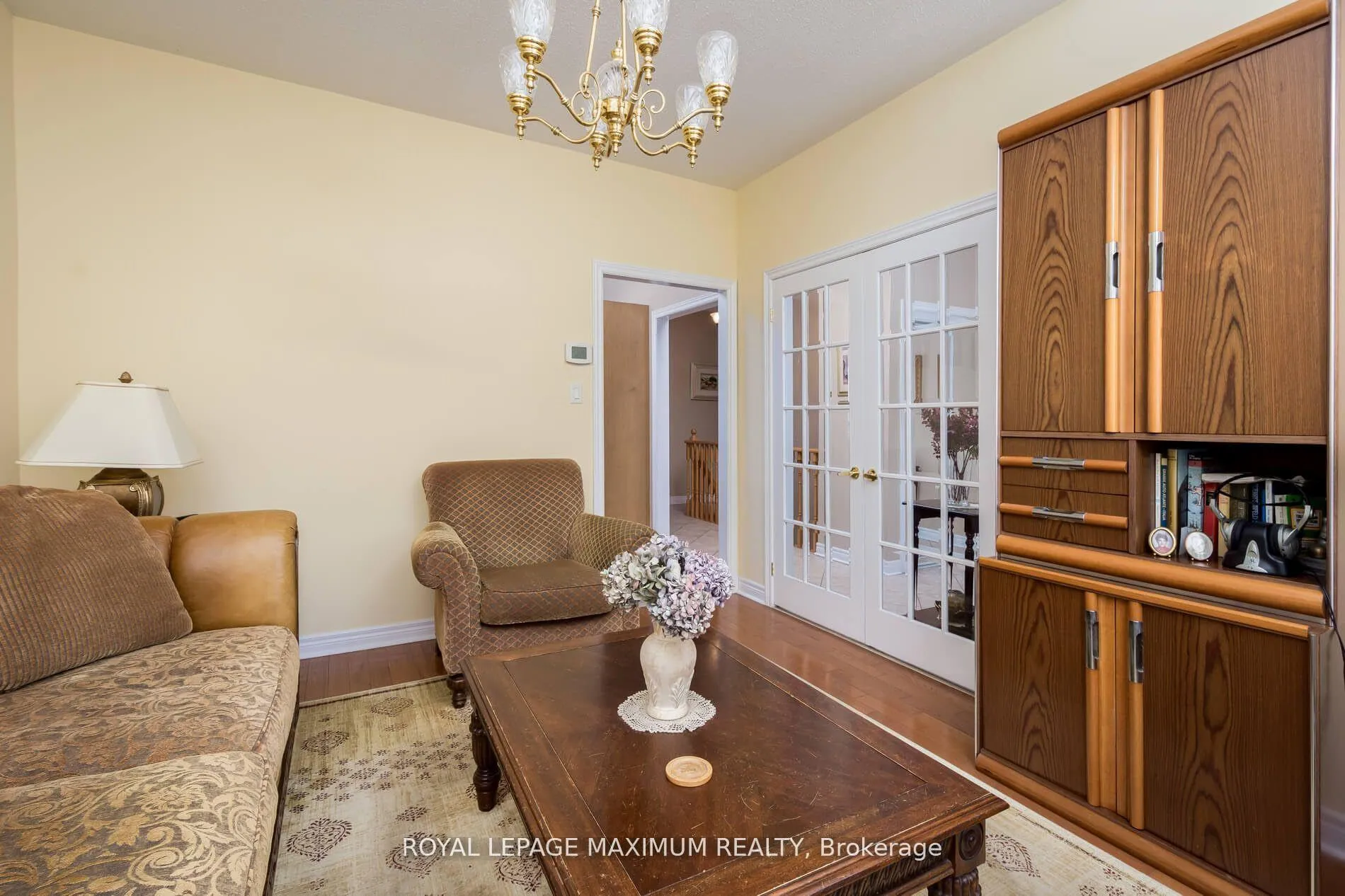 Photo 5 of 130 Regency View Heights, Vaughan, Rural Vaughan — HOMEH