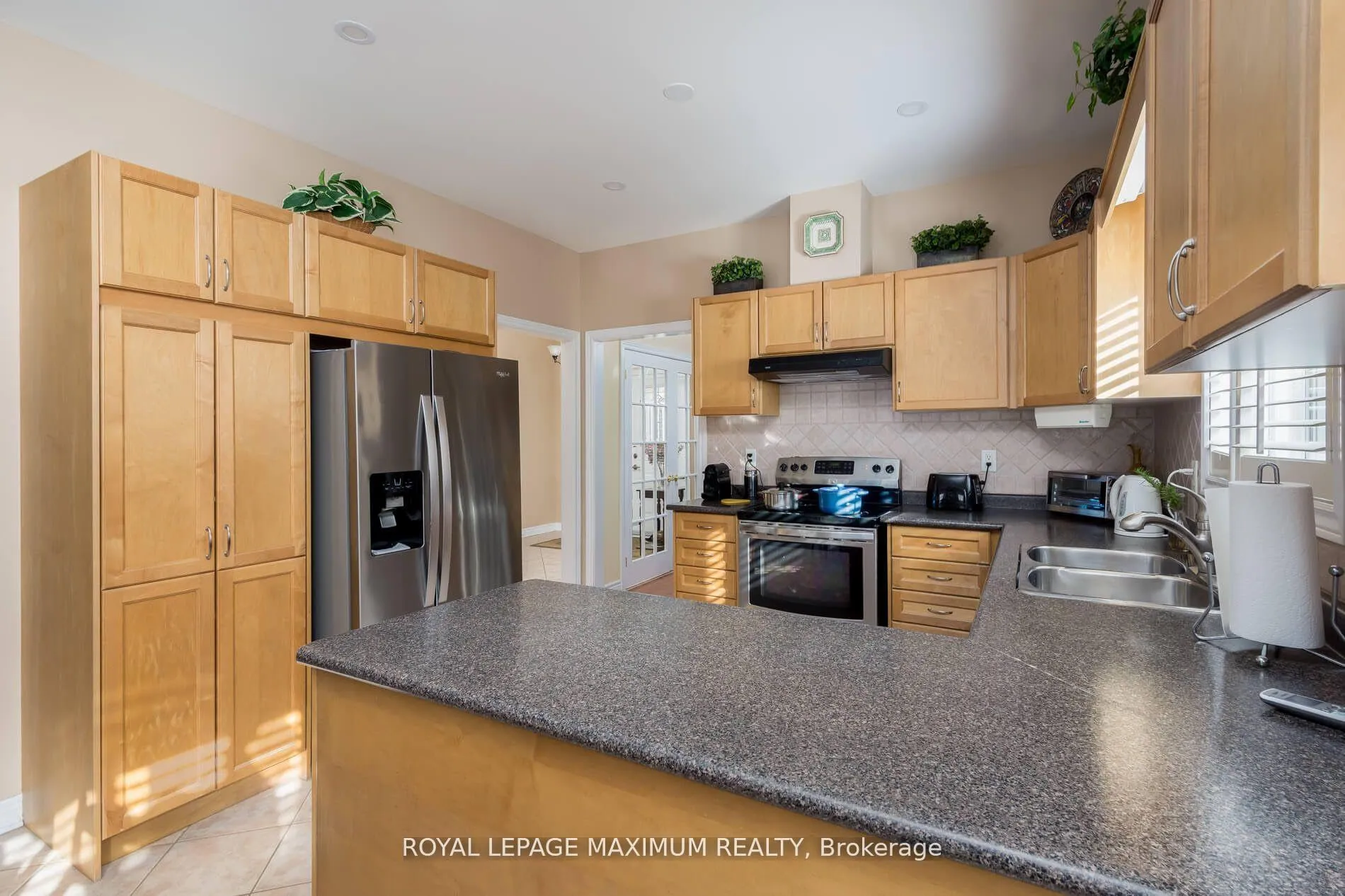 Photo 10 of 130 Regency View Heights, Vaughan, Rural Vaughan — HOMEH