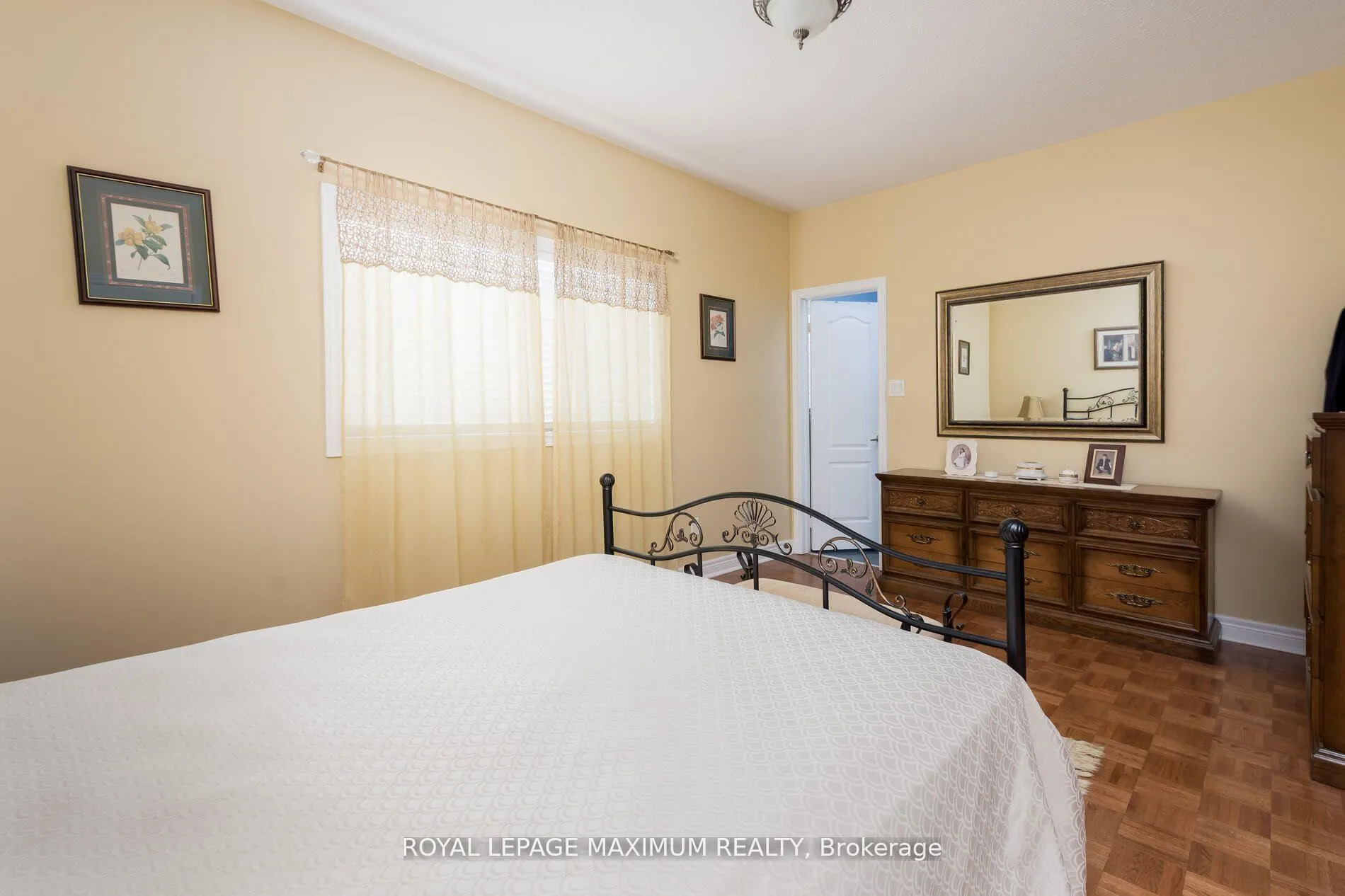 Photo 17 of 130 Regency View Heights, Vaughan, Rural Vaughan — HOMEH