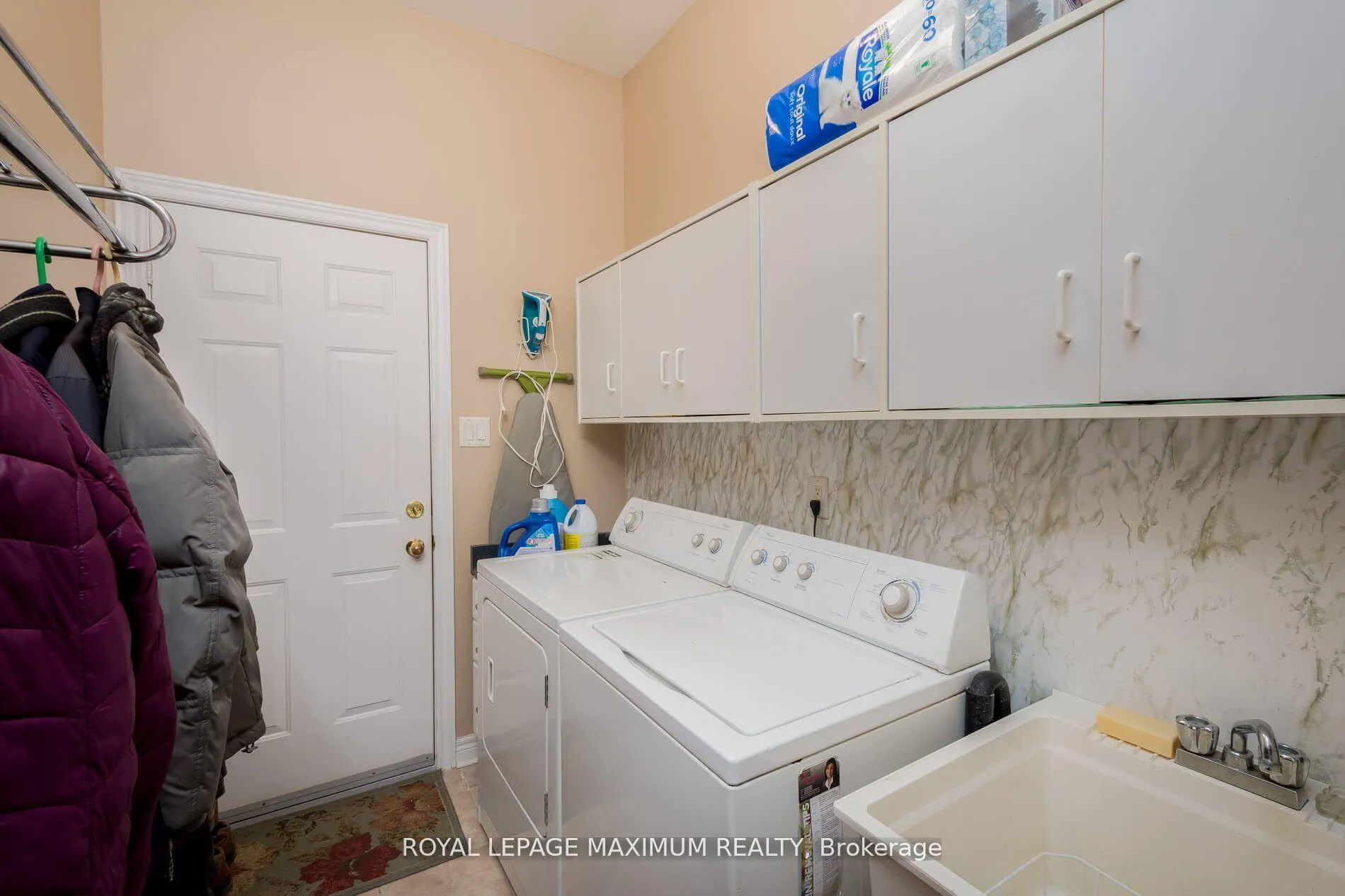 Photo 21 of 130 Regency View Heights, Vaughan, Rural Vaughan — HOMEH