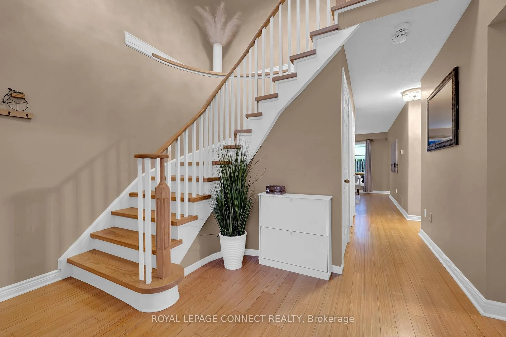 Photo 5 of 18 Dunkin Avenue, Clarington, Courtice — HOMEH