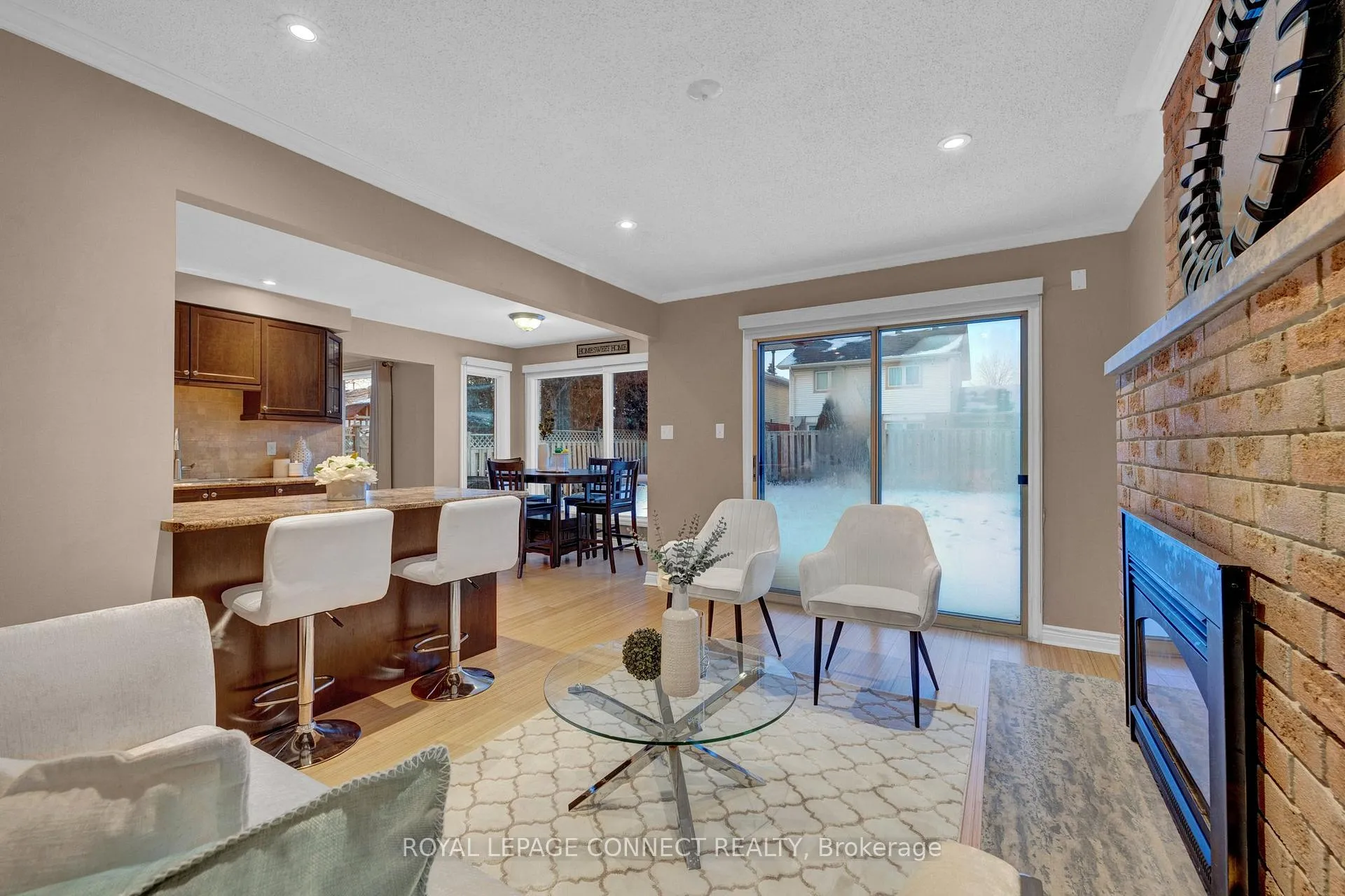 Photo 10 of 18 Dunkin Avenue, Clarington, Courtice — HOMEH