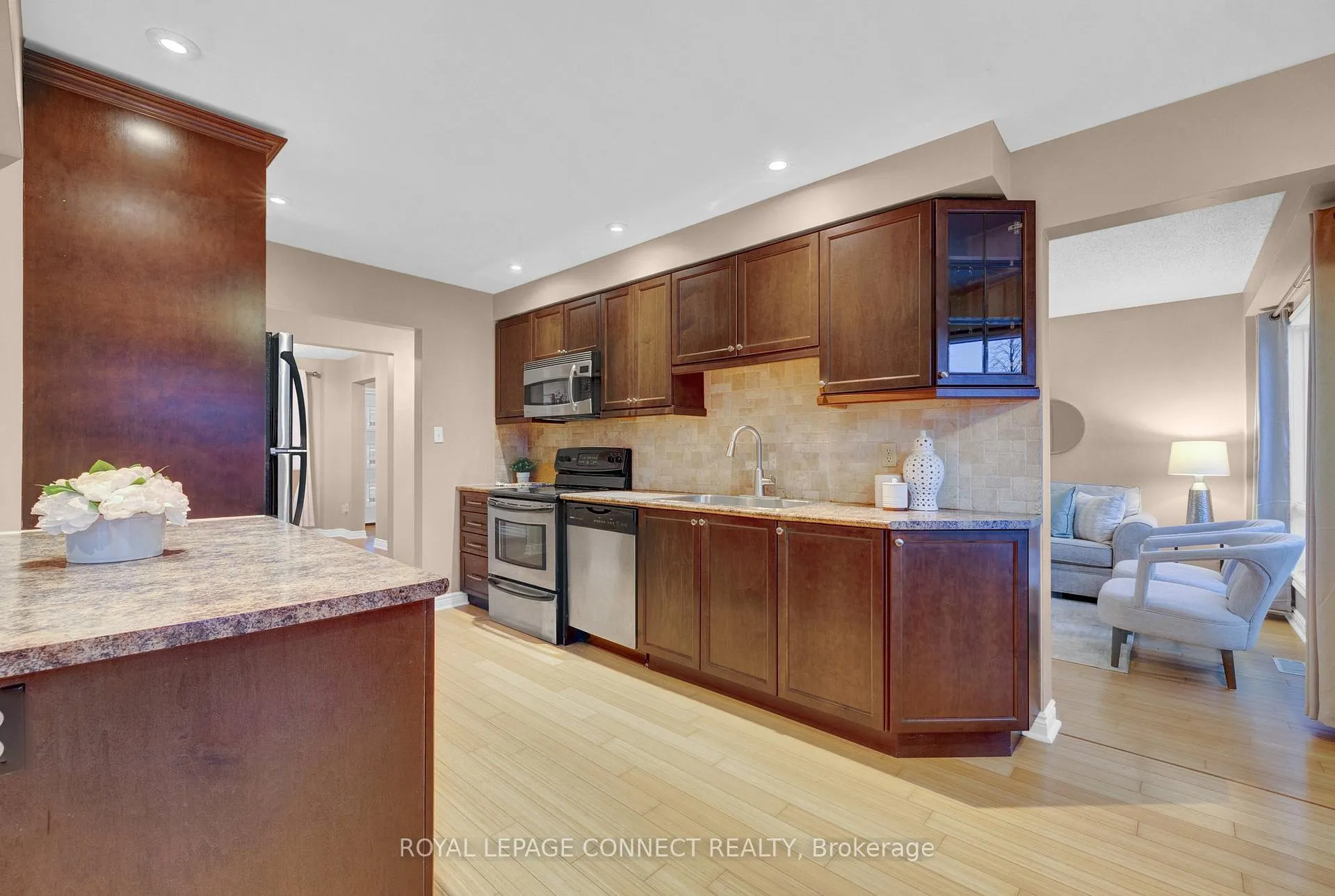 Photo 18 of 18 Dunkin Avenue, Clarington, Courtice — HOMEH