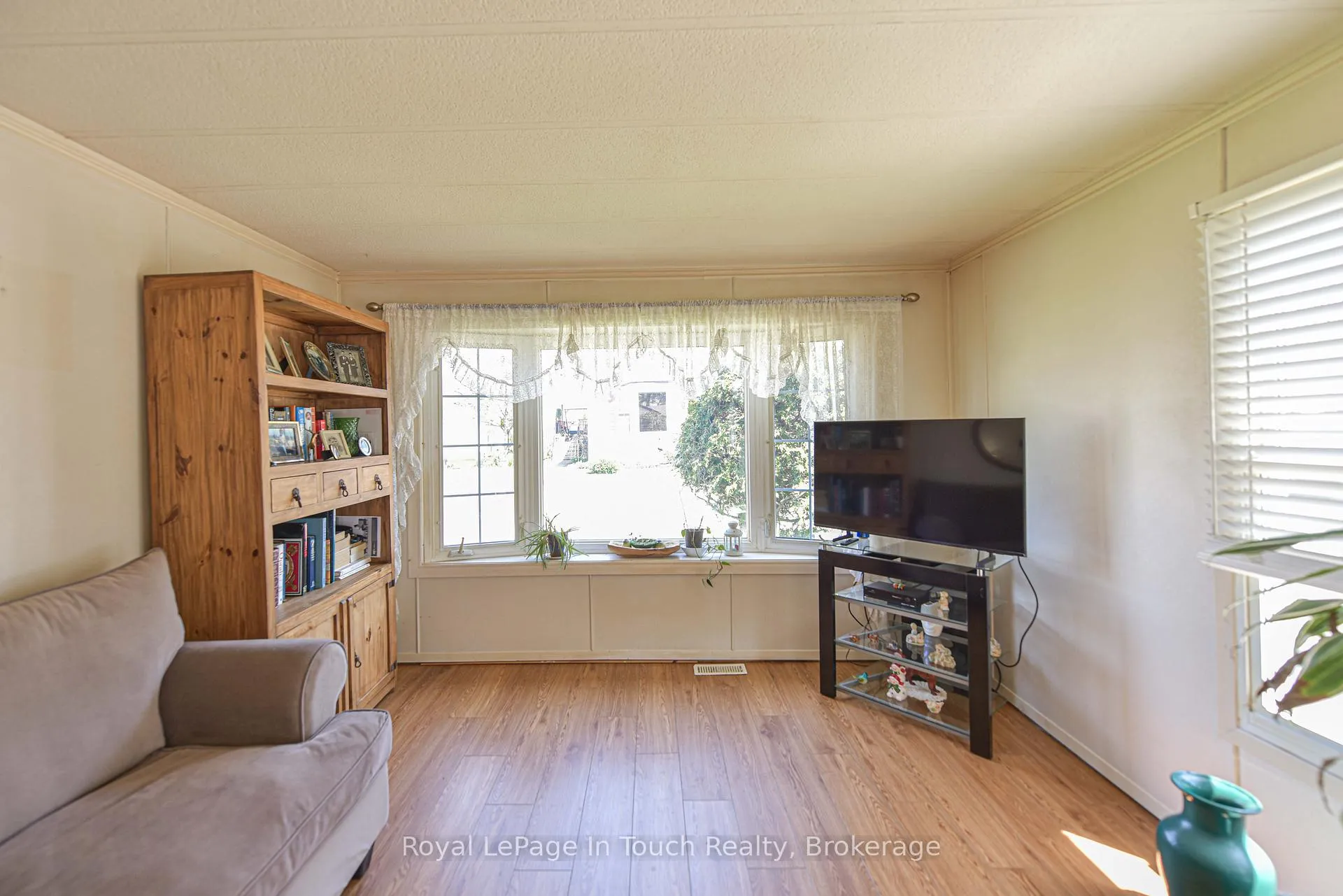Photo 6 of 4106 Ash Crescent, Severn, Rural Severn — HOMEH