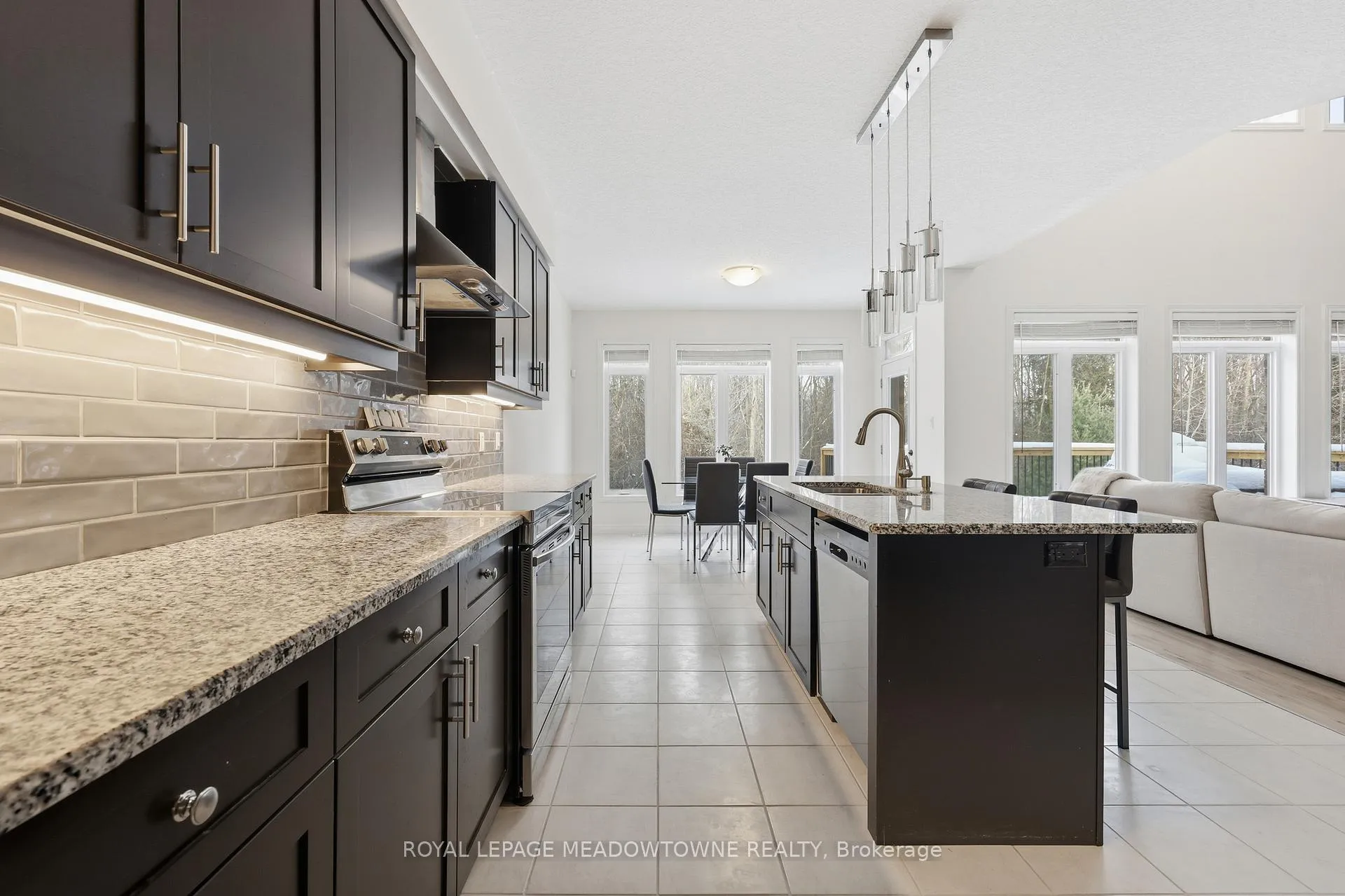 Photo 6 of 63 Westra Drive, Guelph, Willow West/Sugarbush/West Acres — HOMEH