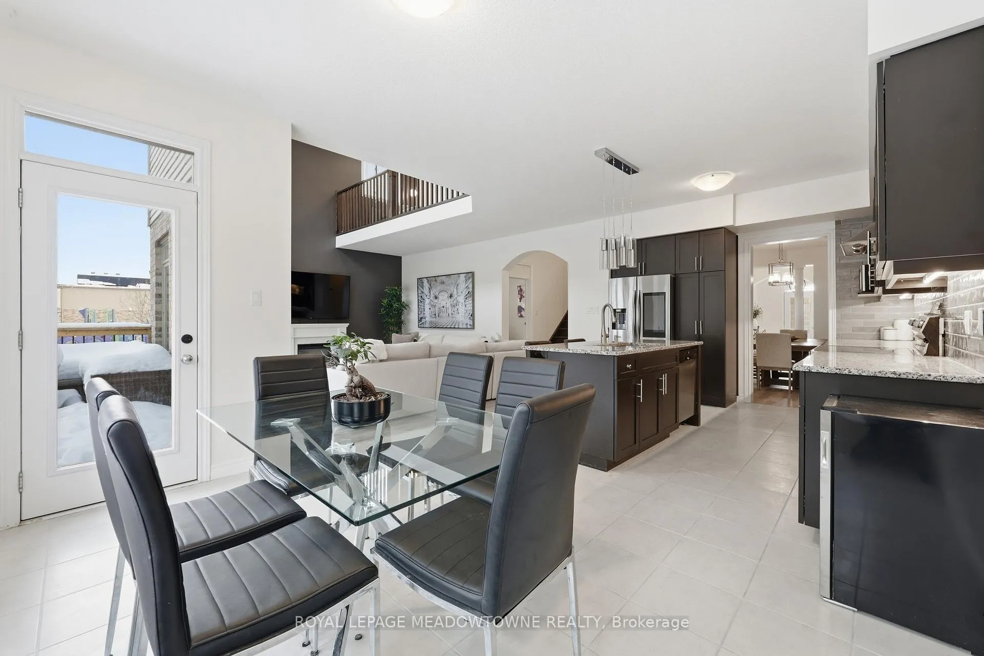 Photo 8 of 63 Westra Drive, Guelph, Willow West/Sugarbush/West Acres — HOMEH