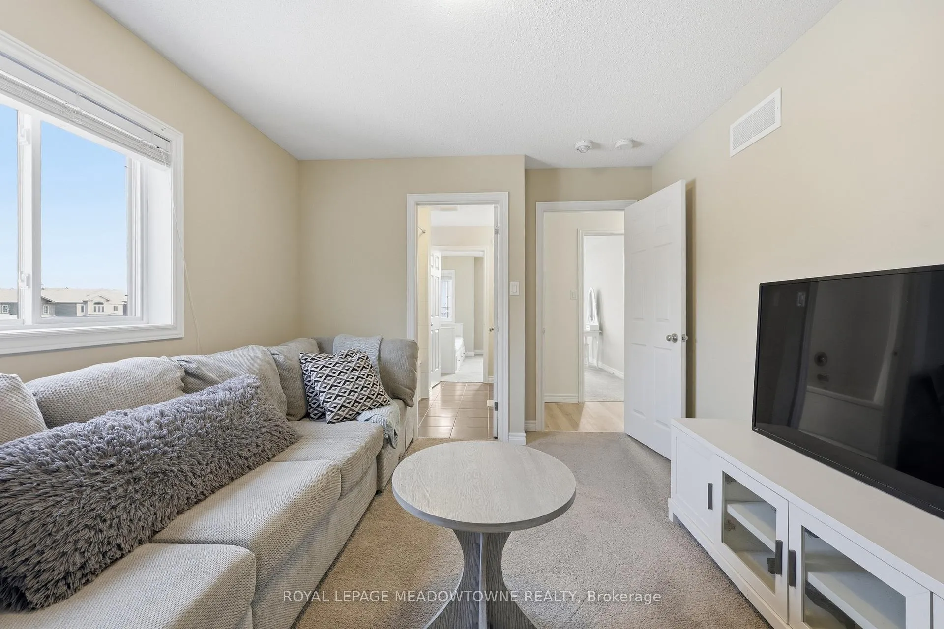 Photo 19 of 63 Westra Drive, Guelph, Willow West/Sugarbush/West Acres — HOMEH