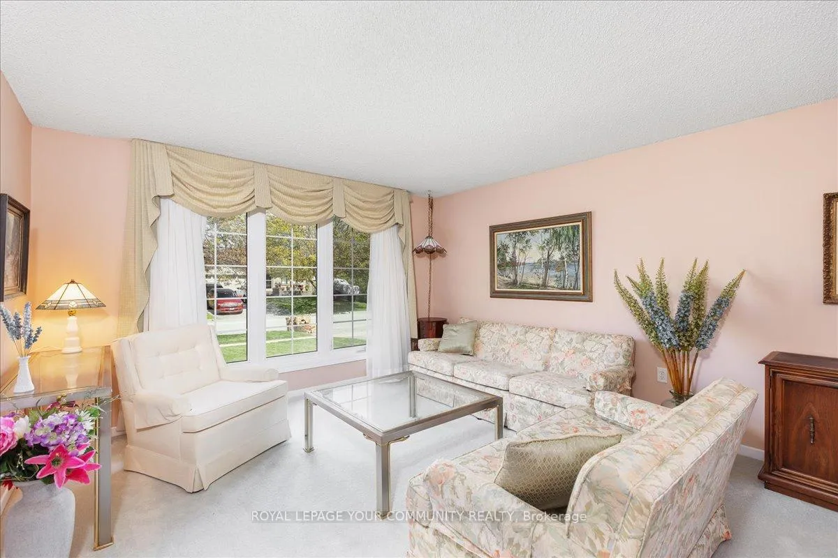 Photo 5 of 4 Wells Crescent, Barrie, Sunnidale — HOMEH
