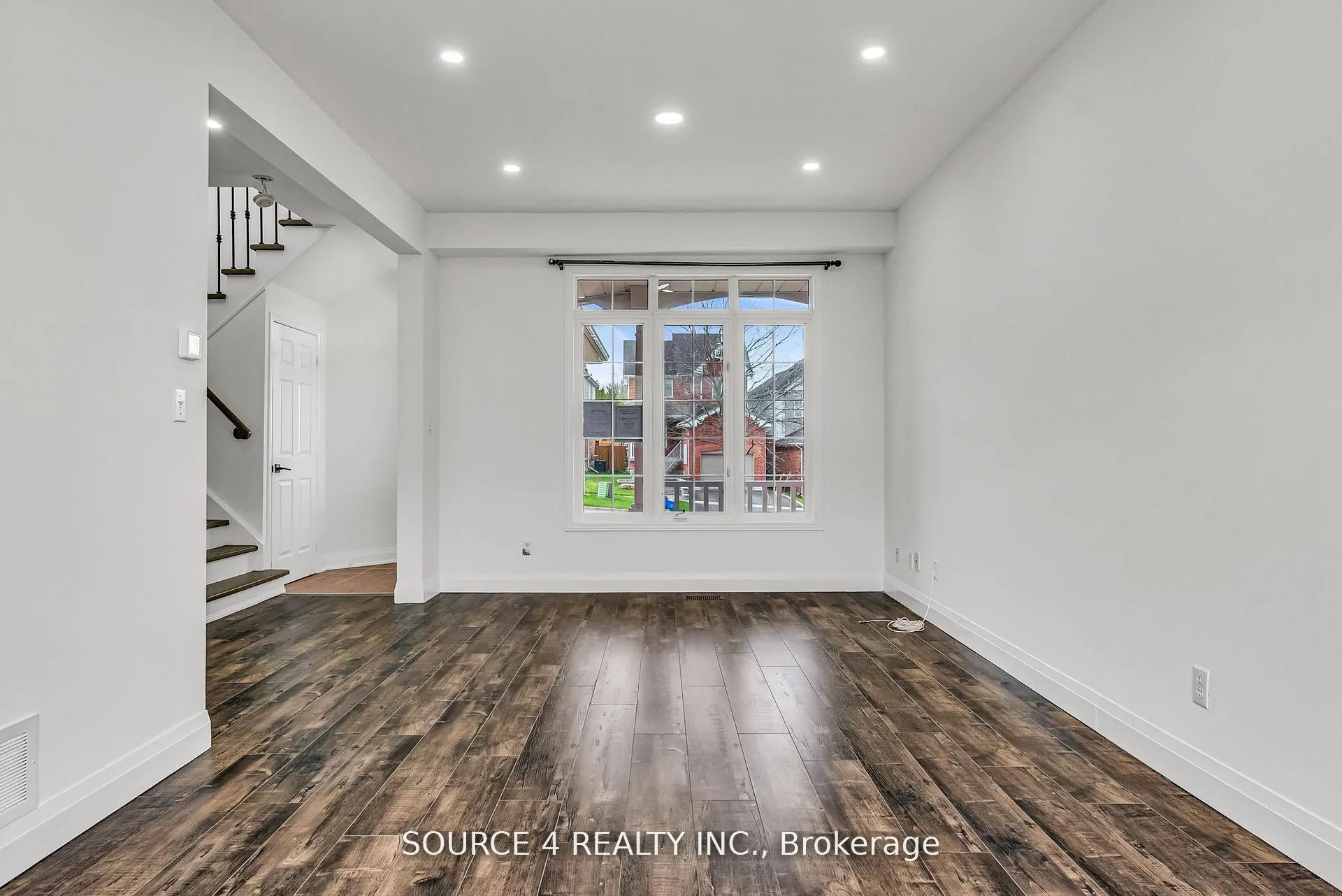 Photo 6 of 1030 Timberland Crescent, Oshawa, Pinecrest — HOMEH