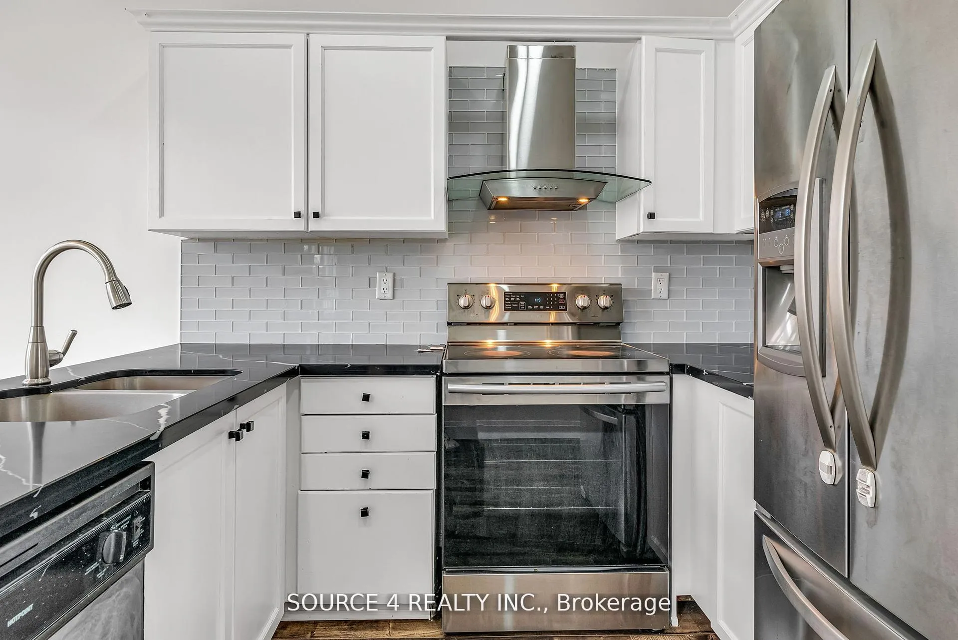 Photo 12 of 1030 Timberland Crescent, Oshawa, Pinecrest — HOMEH