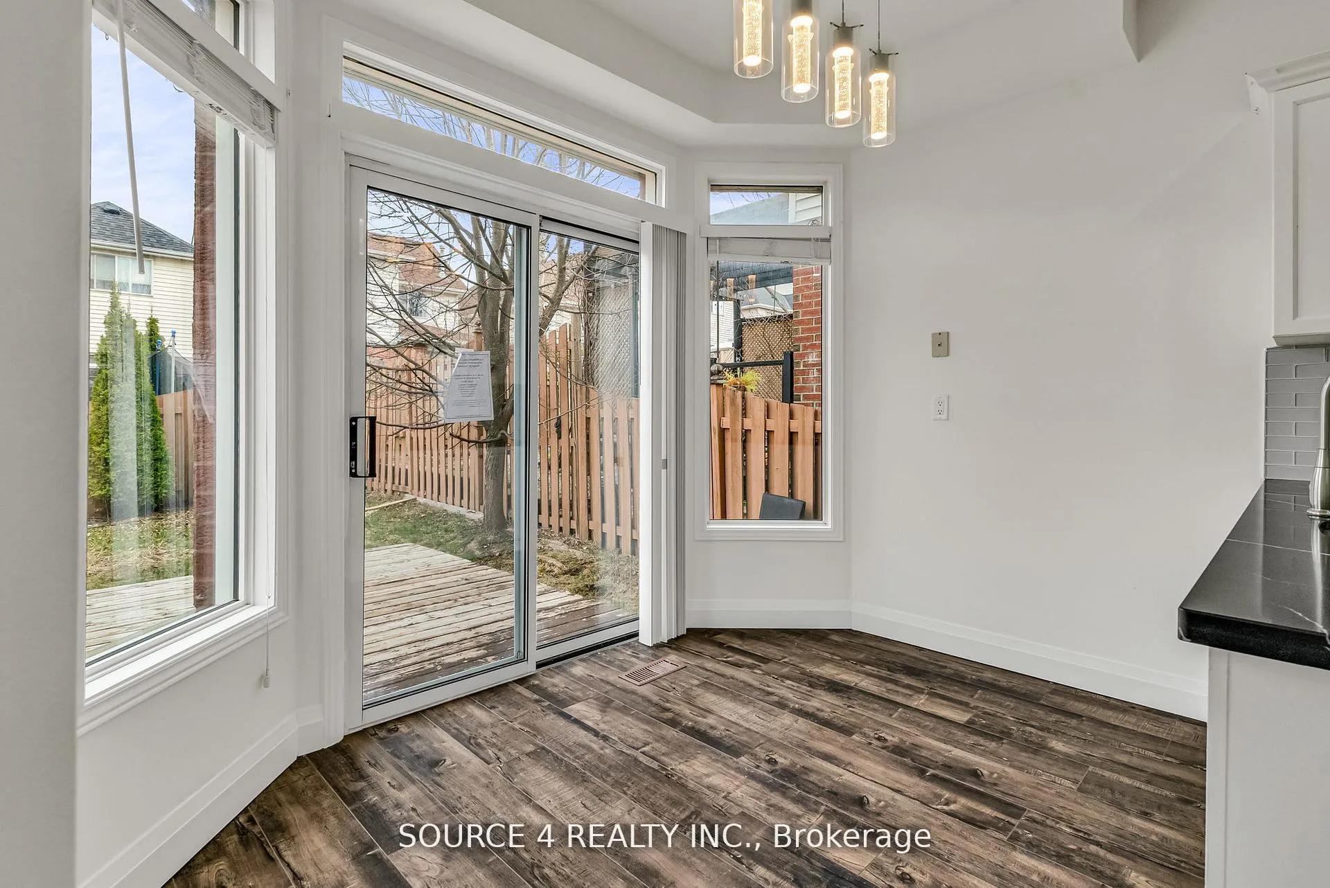 Photo 14 of 1030 Timberland Crescent, Oshawa, Pinecrest — HOMEH