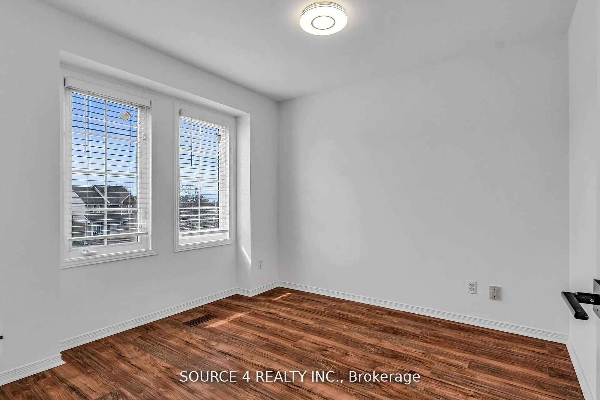 Photo 19 of 1030 Timberland Crescent, Oshawa, Pinecrest — HOMEH
