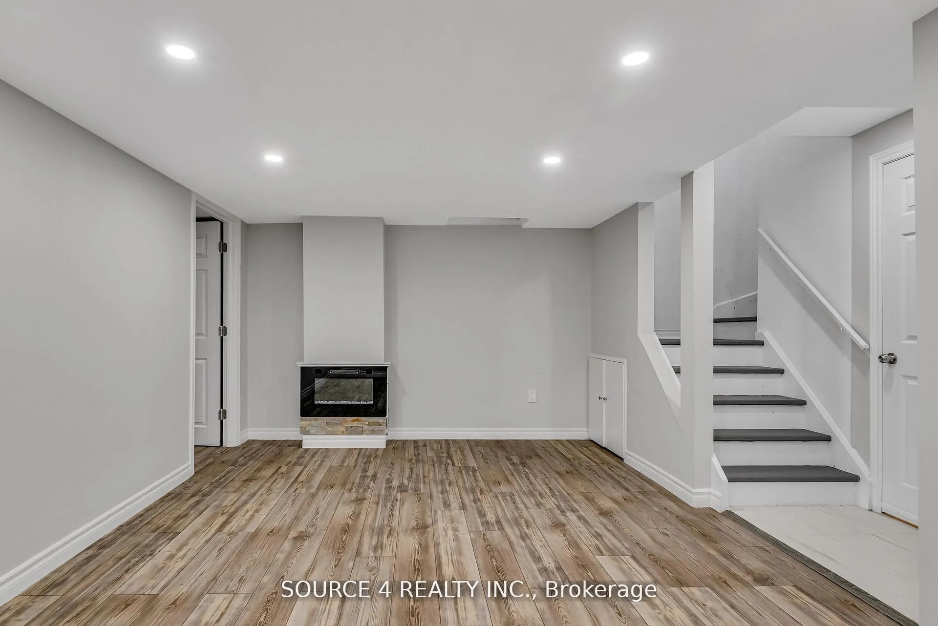 Photo 27 of 1030 Timberland Crescent, Oshawa, Pinecrest — HOMEH