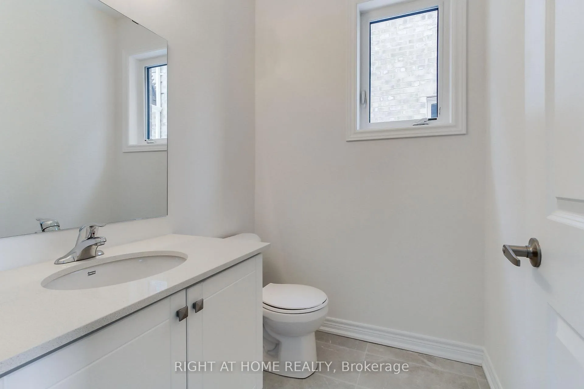 Photo 10 of 1380 Davis Loop, Innisfil, Lefroy — HOMEH