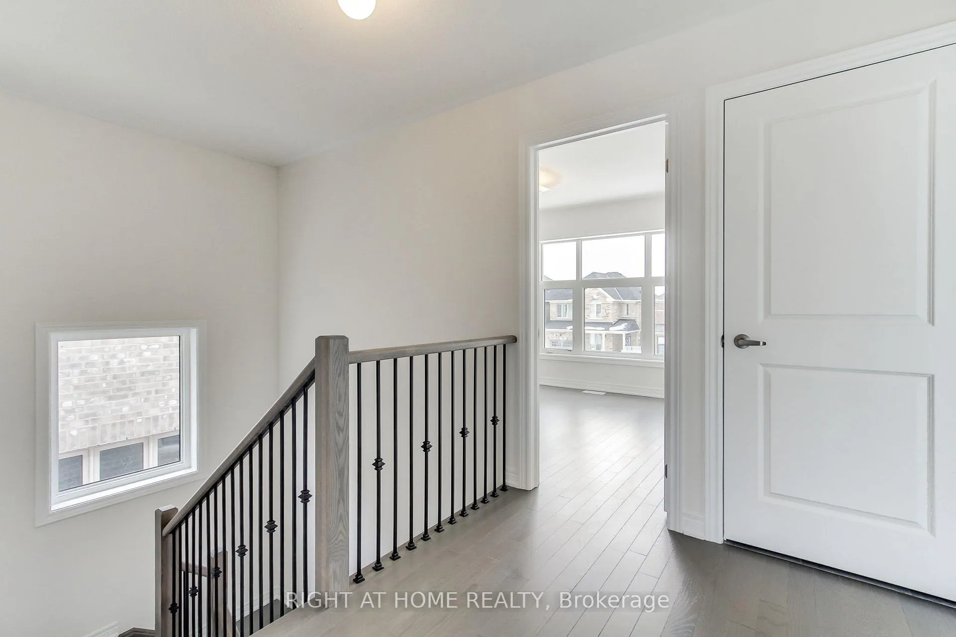 Photo 11 of 1380 Davis Loop, Innisfil, Lefroy — HOMEH