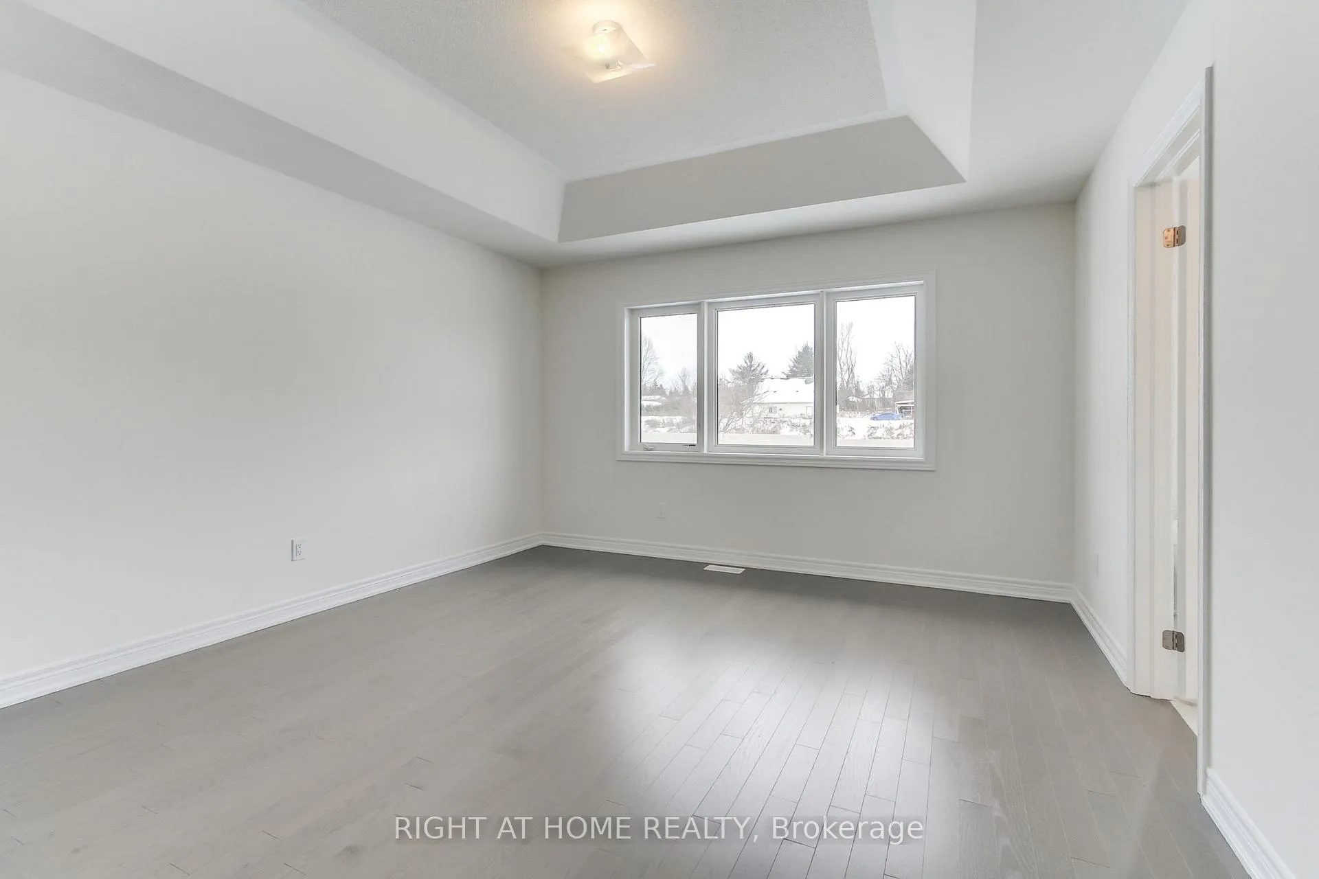 Photo 12 of 1380 Davis Loop, Innisfil, Lefroy — HOMEH
