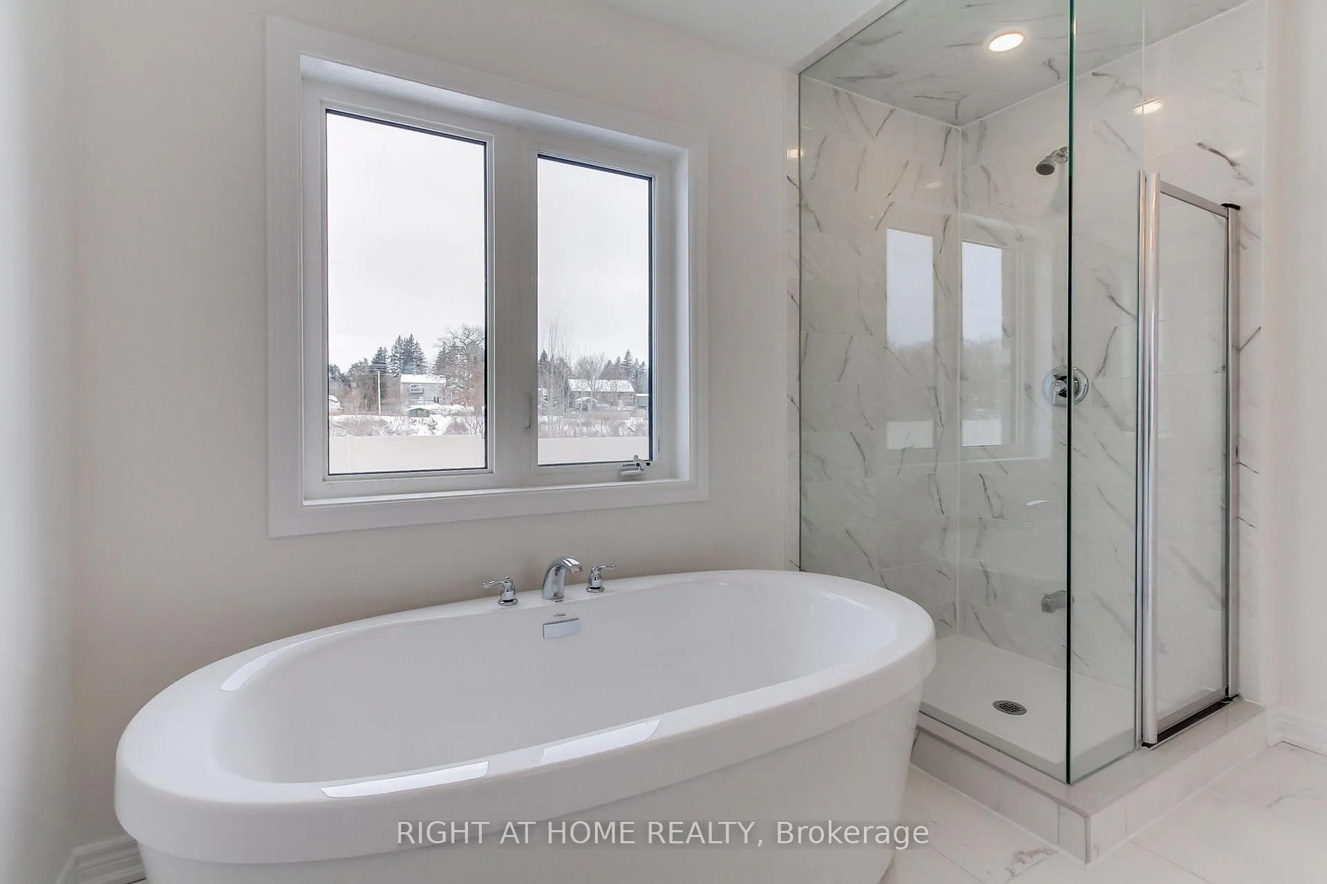 Photo 15 of 1380 Davis Loop, Innisfil, Lefroy — HOMEH