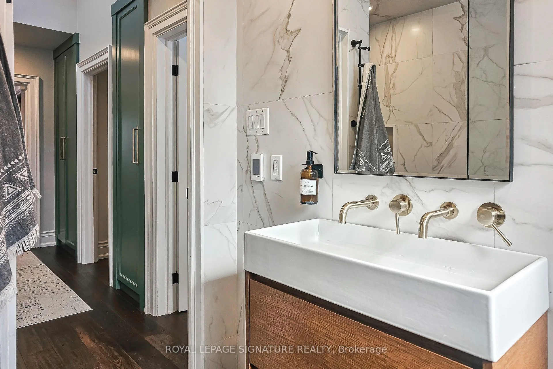 Photo 23 of 67 Glen Davis Crescent, Toronto, East End-Danforth — HOMEH