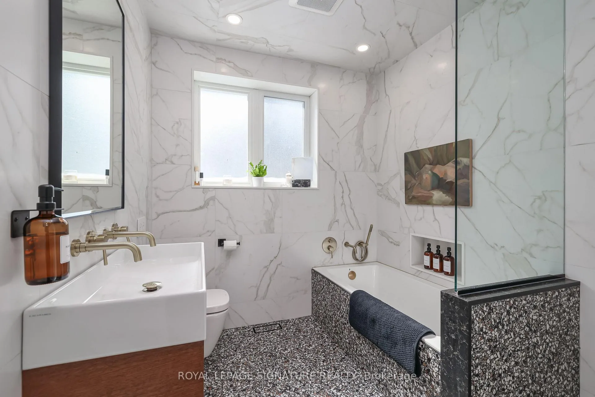 Photo 25 of 67 Glen Davis Crescent, Toronto, East End-Danforth — HOMEH