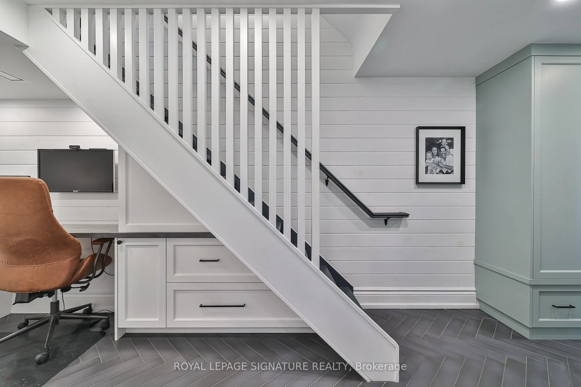 Photo 31 of 67 Glen Davis Crescent, Toronto, East End-Danforth — HOMEH