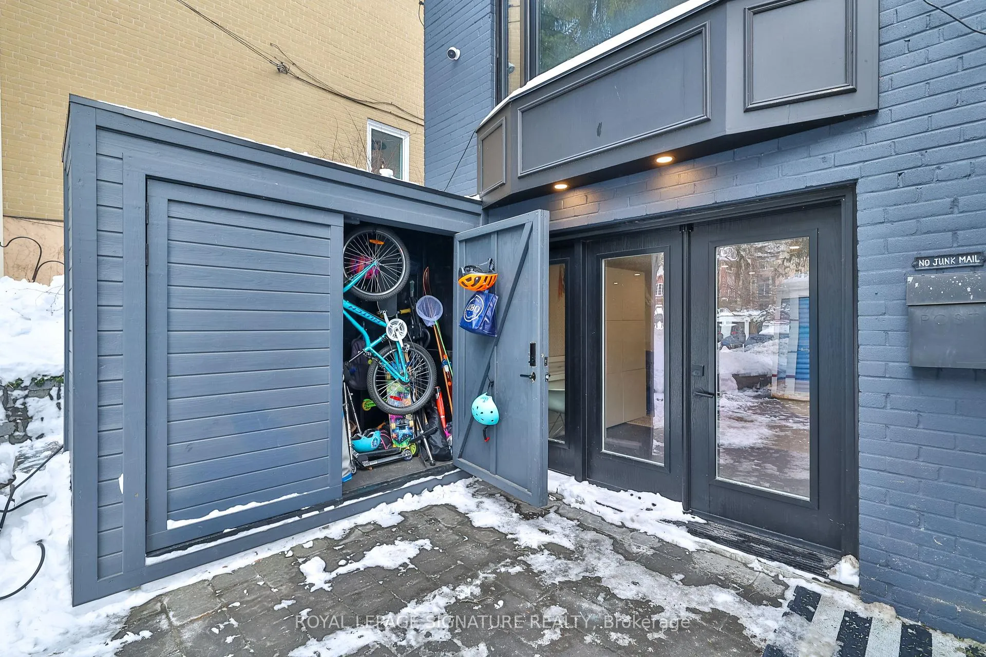 Photo 35 of 67 Glen Davis Crescent, Toronto, East End-Danforth — HOMEH