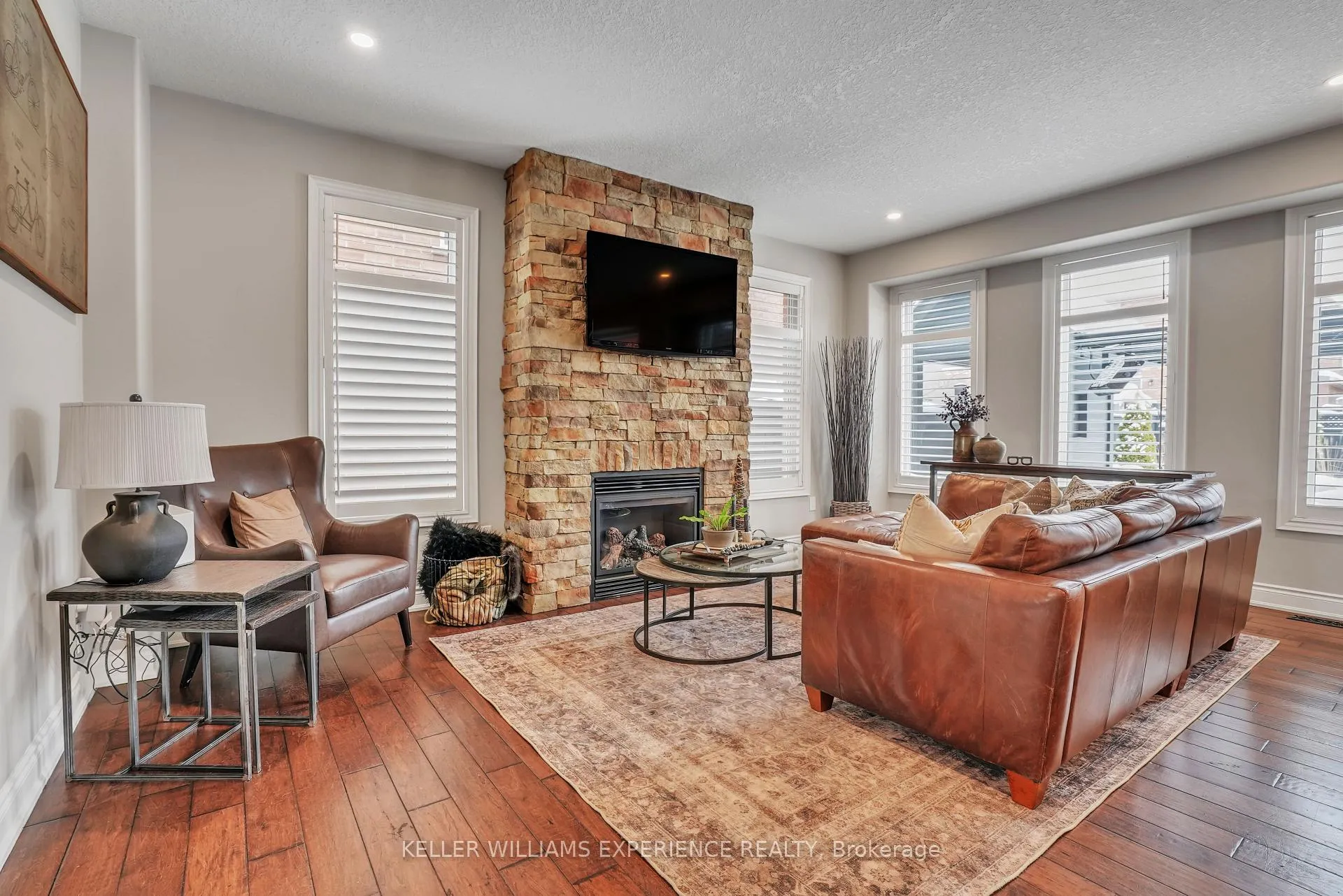 Photo 2 of 71 Graihawk Drive, Barrie, Ardagh — HOMEH