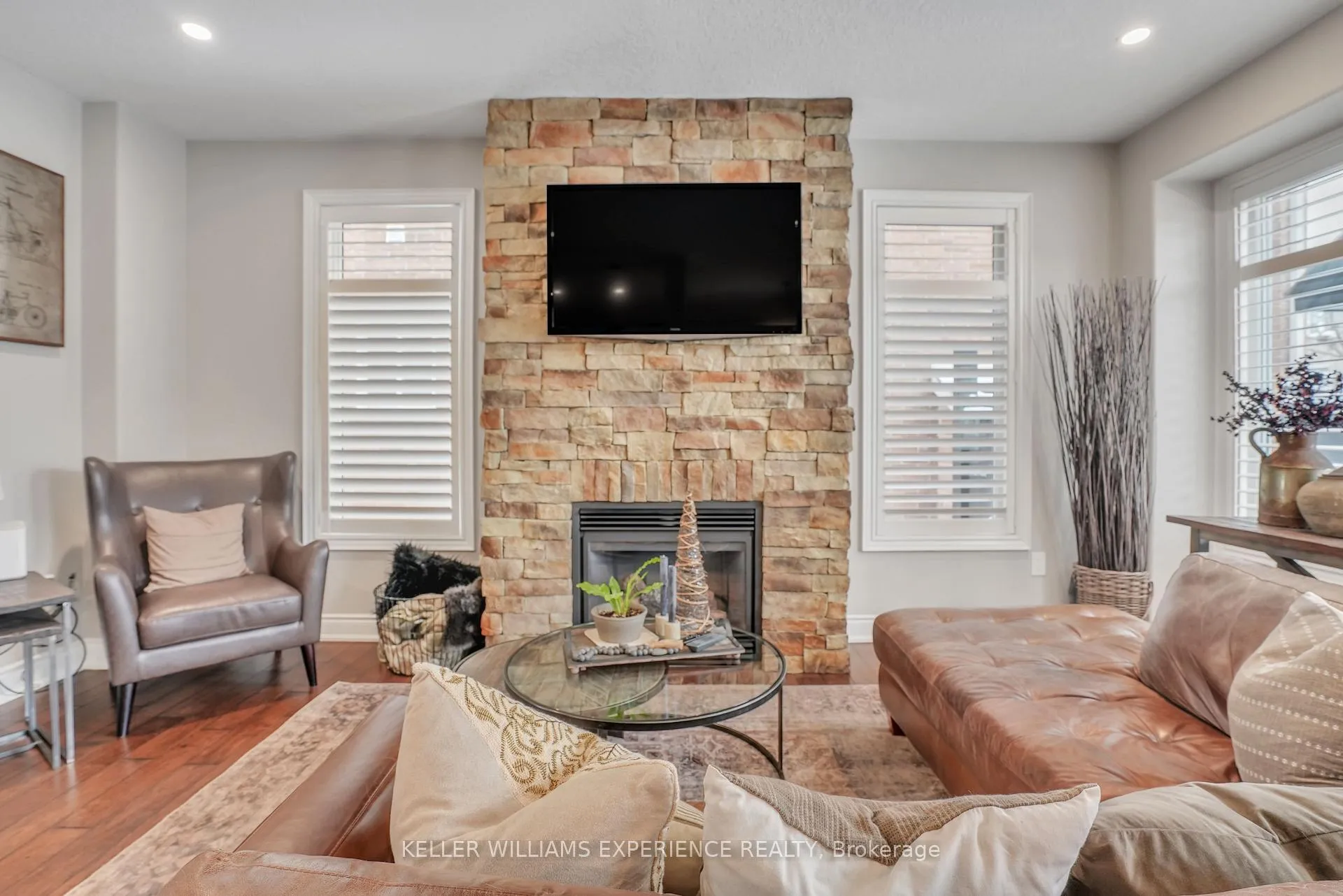 Photo 3 of 71 Graihawk Drive, Barrie, Ardagh — HOMEH