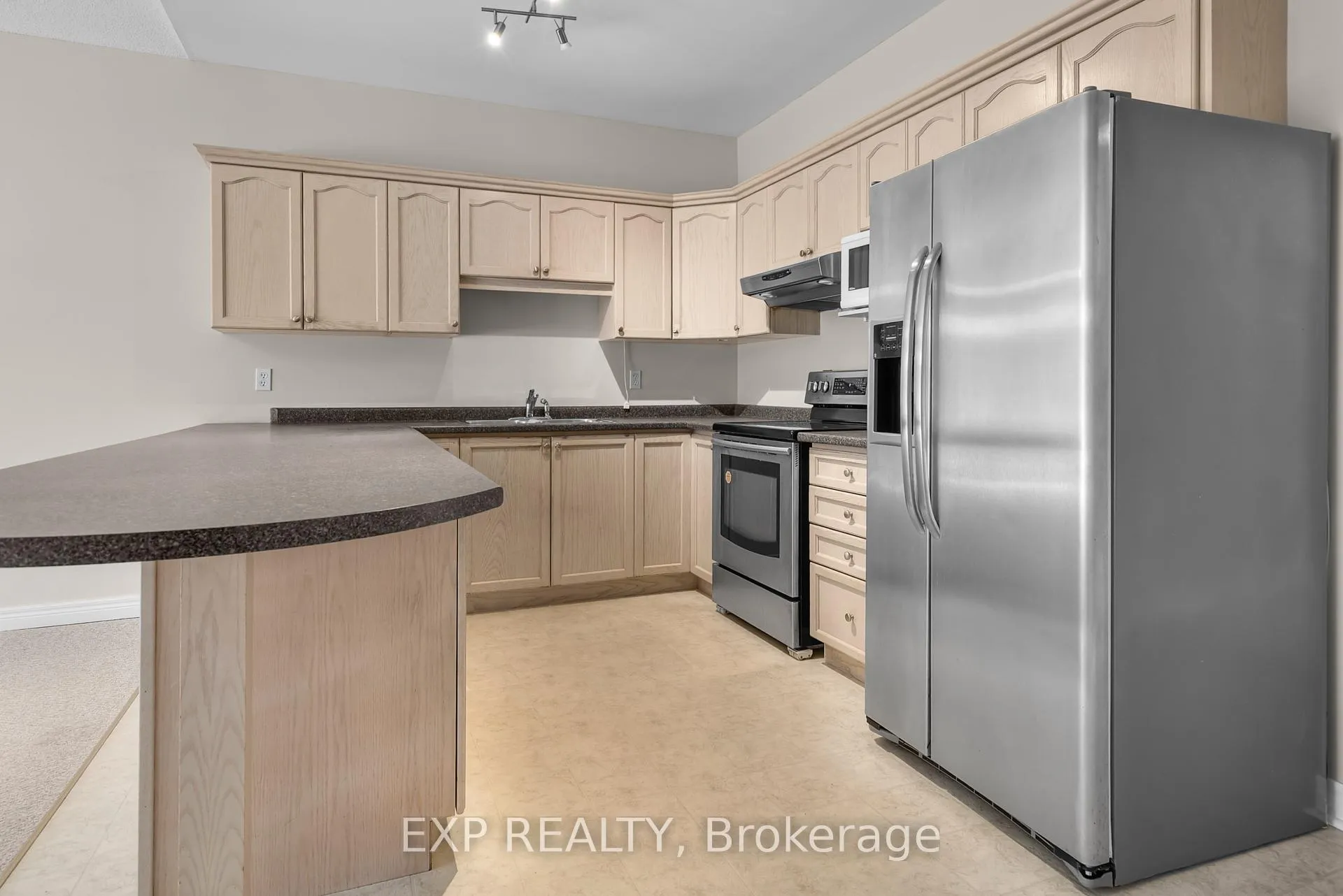 Photo 8 of Unit 23, 5595 Drummond Road, Niagara Falls, Hospital — HOMEH