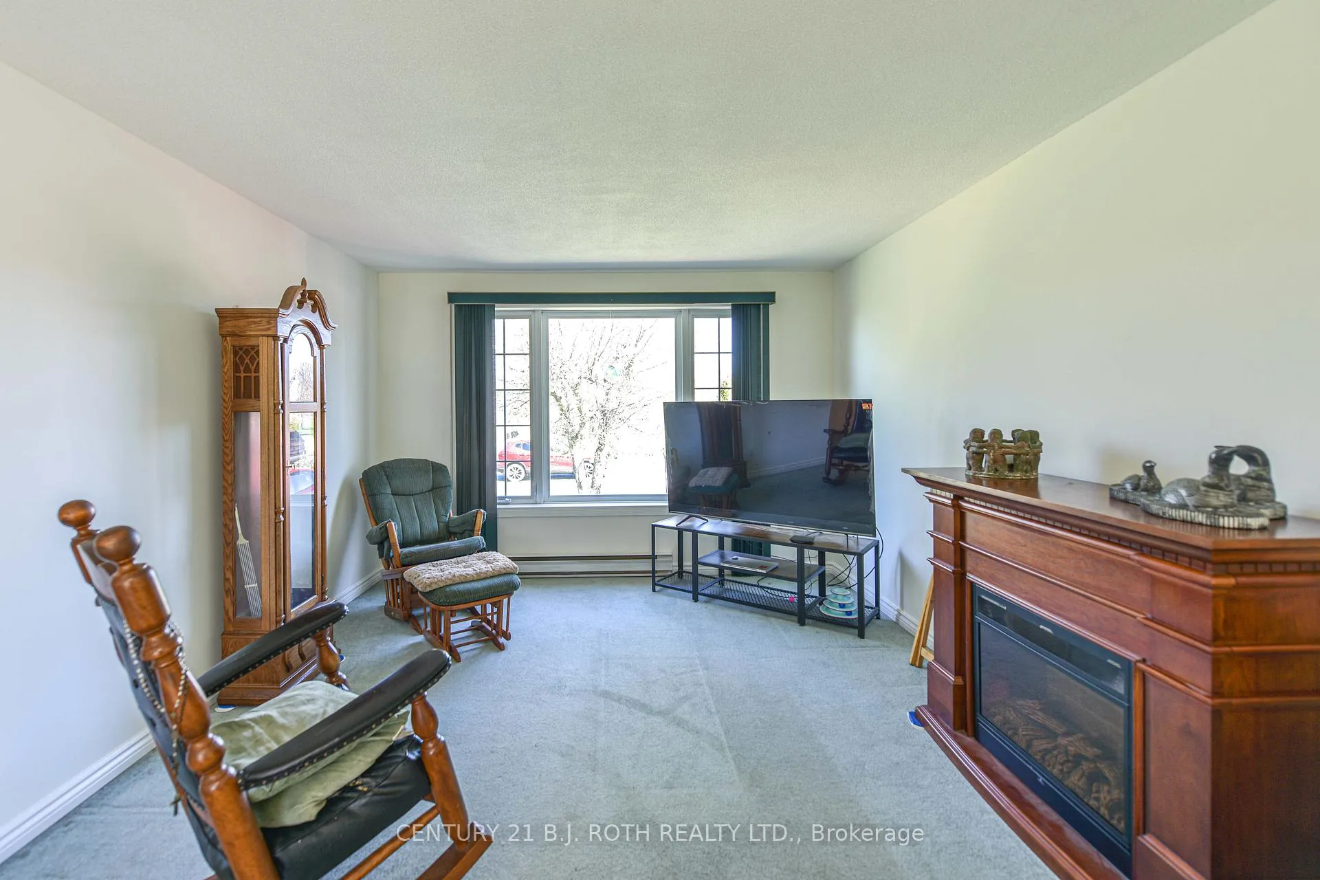 Photo 5 of 123 Wellington Street, Ramara, Atherley — HOMEH