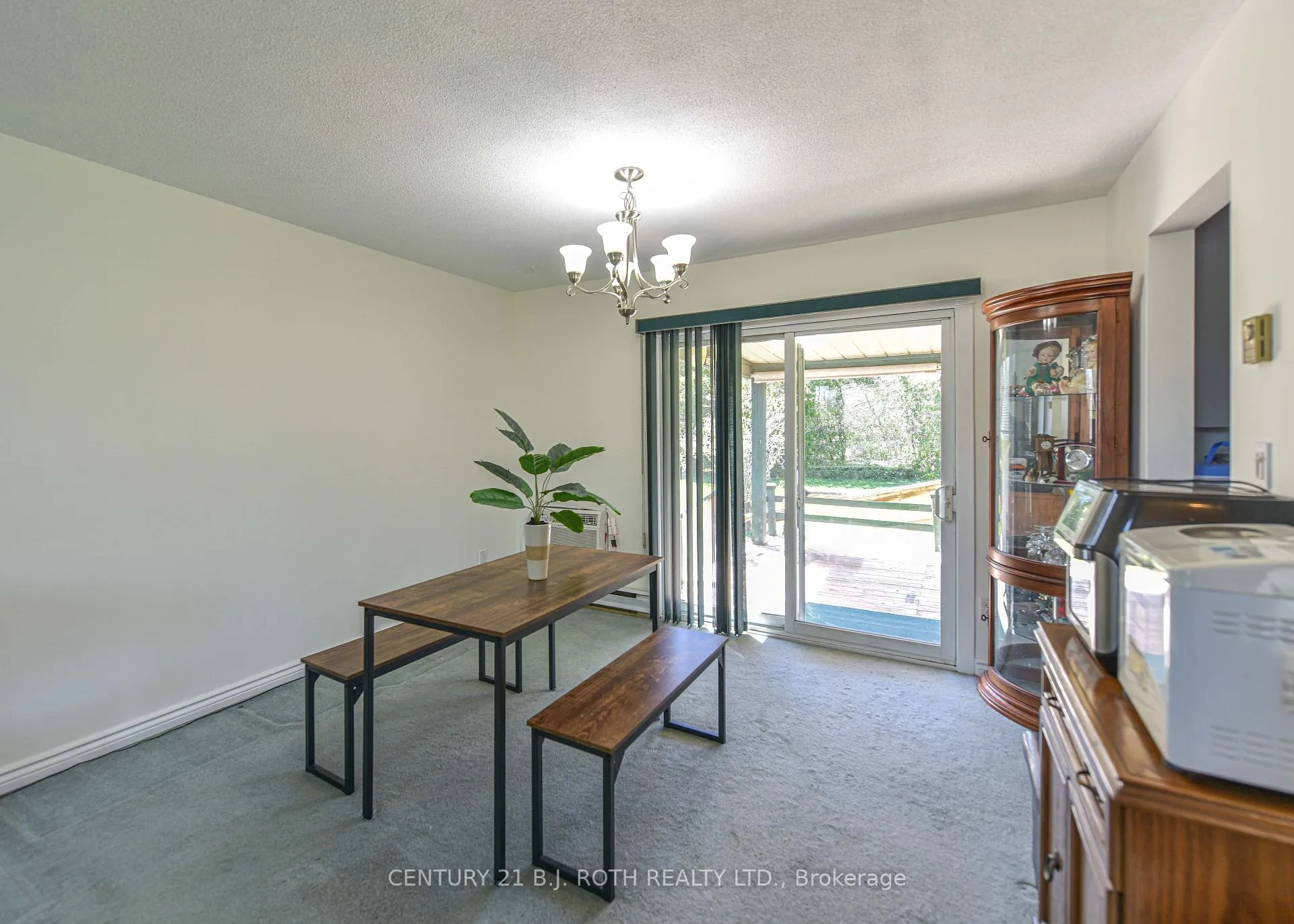 Photo 6 of 123 Wellington Street, Ramara, Atherley — HOMEH